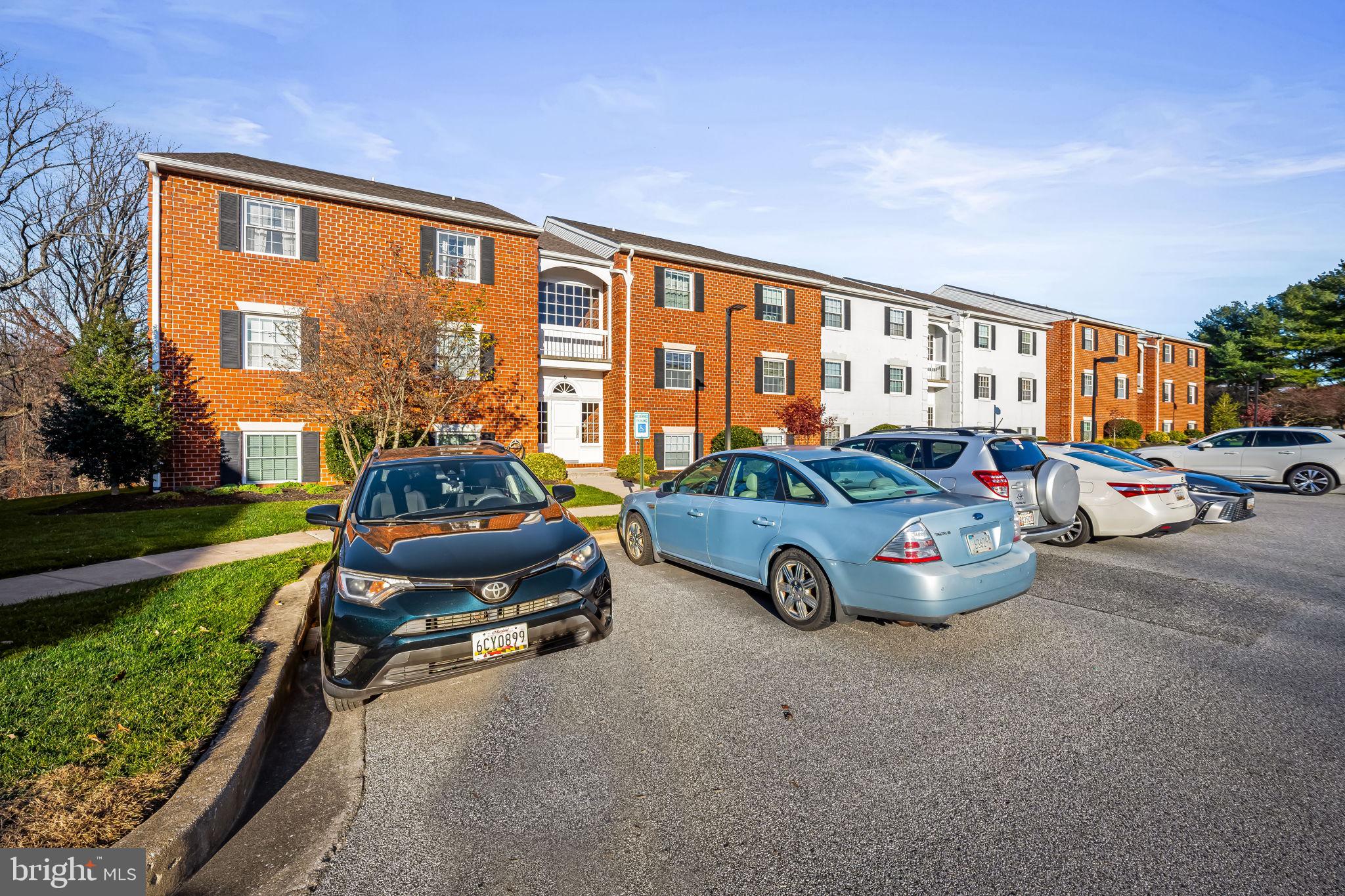 HOLLY HALL - Residential