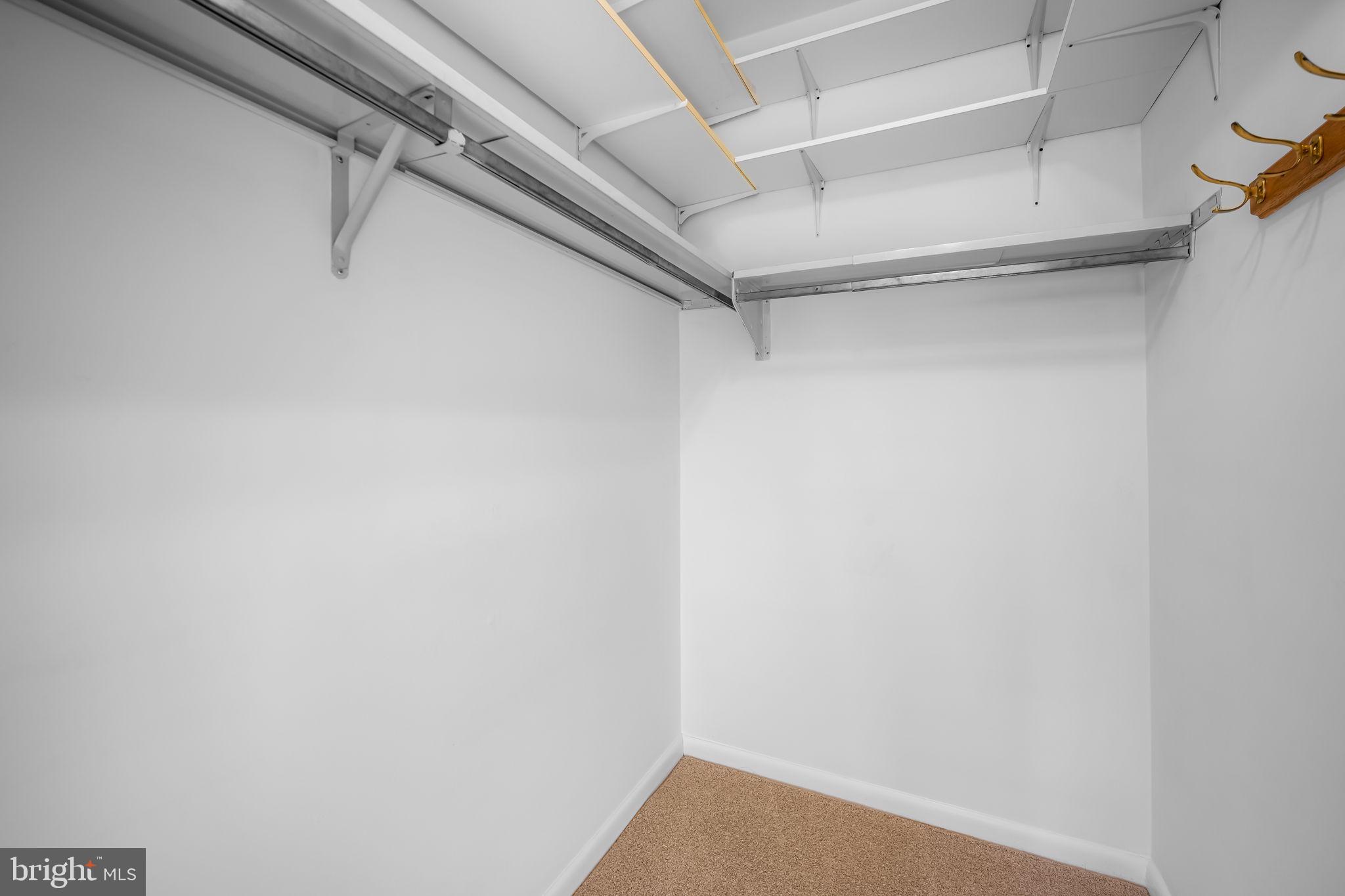 HOLLY HALL - Residential