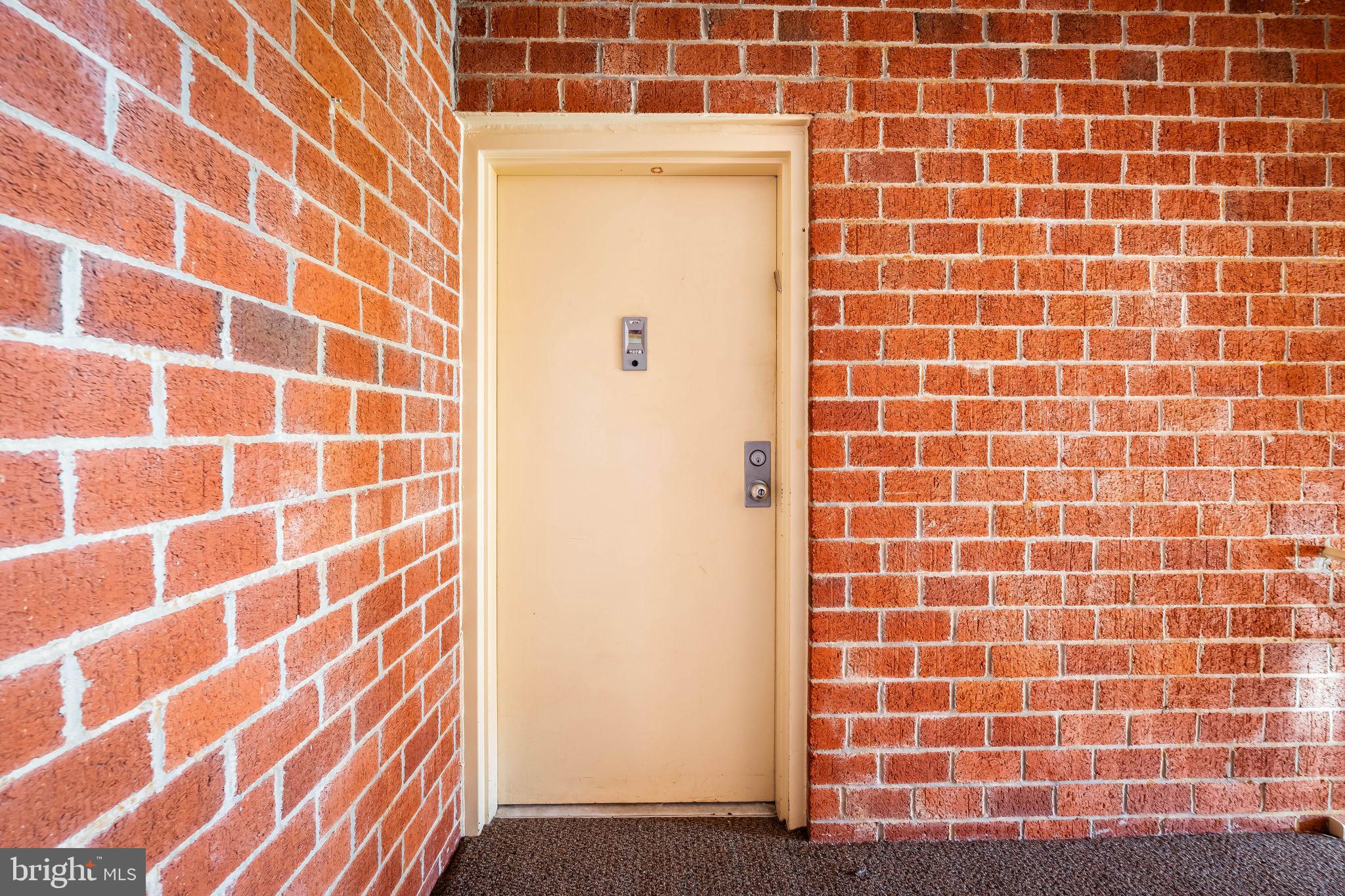 HOLLY HALL - Residential