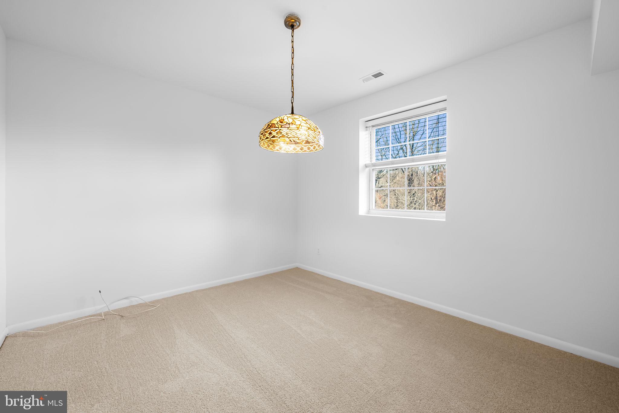 HOLLY HALL - Residential