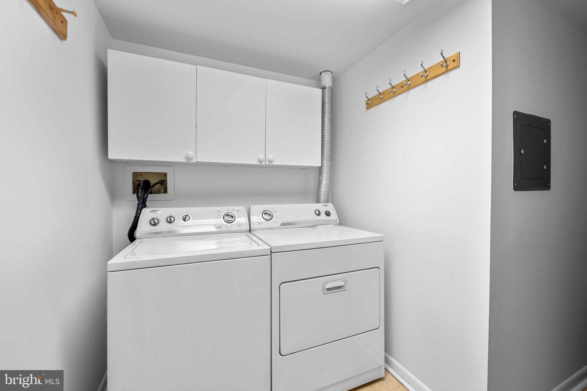 HOLLY HALL - Residential