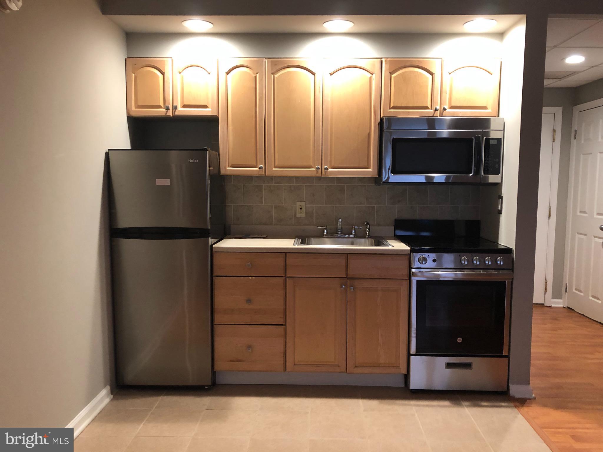 HENDERSON'S WHARF - Residential