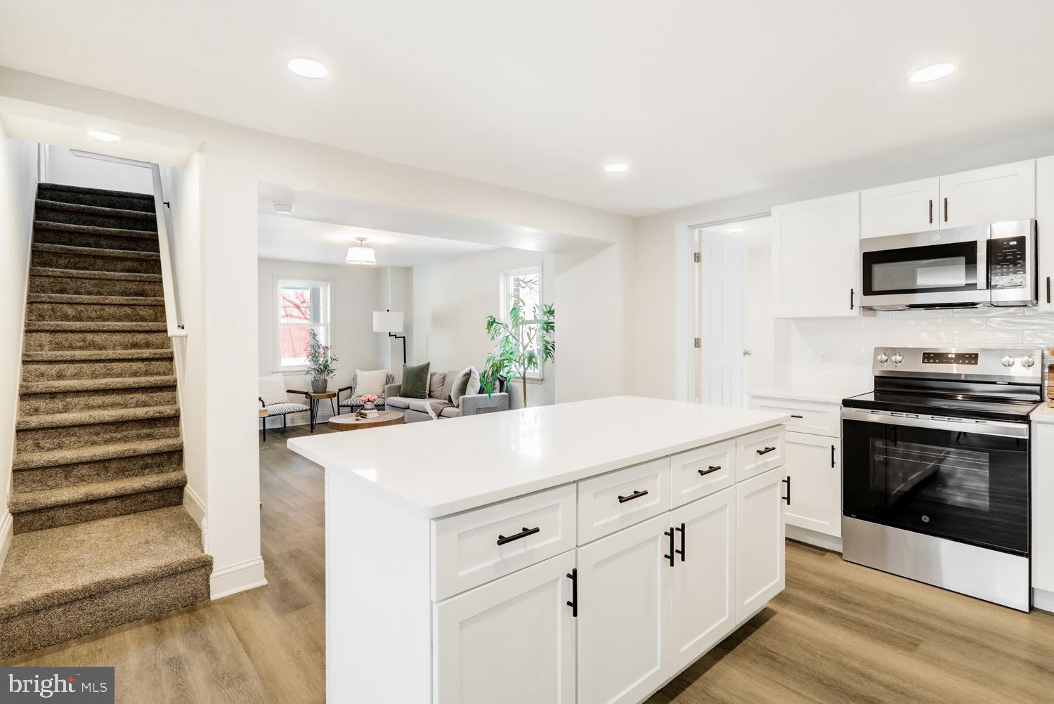 HYDE PARK - Residential