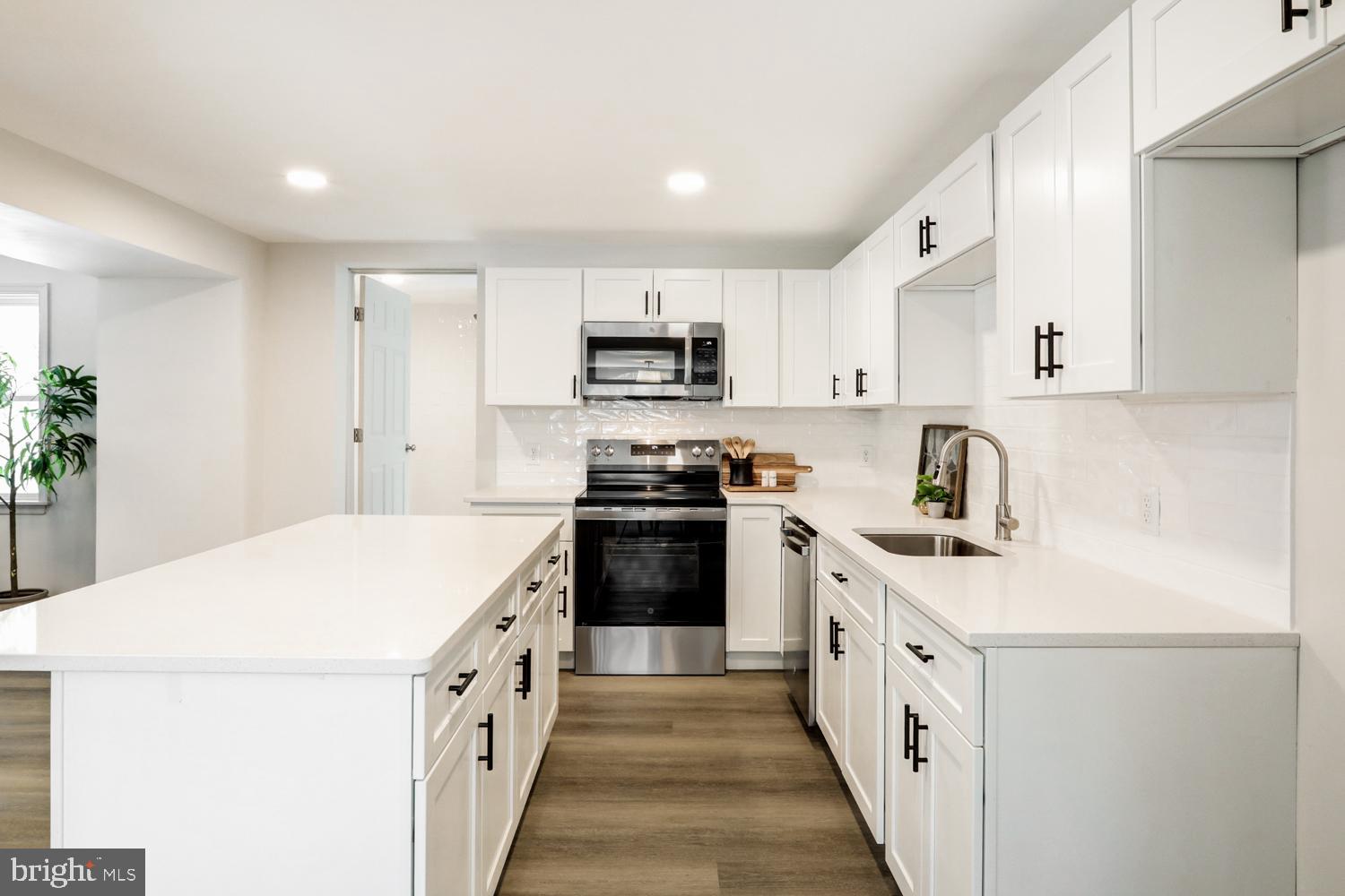 HYDE PARK - Residential