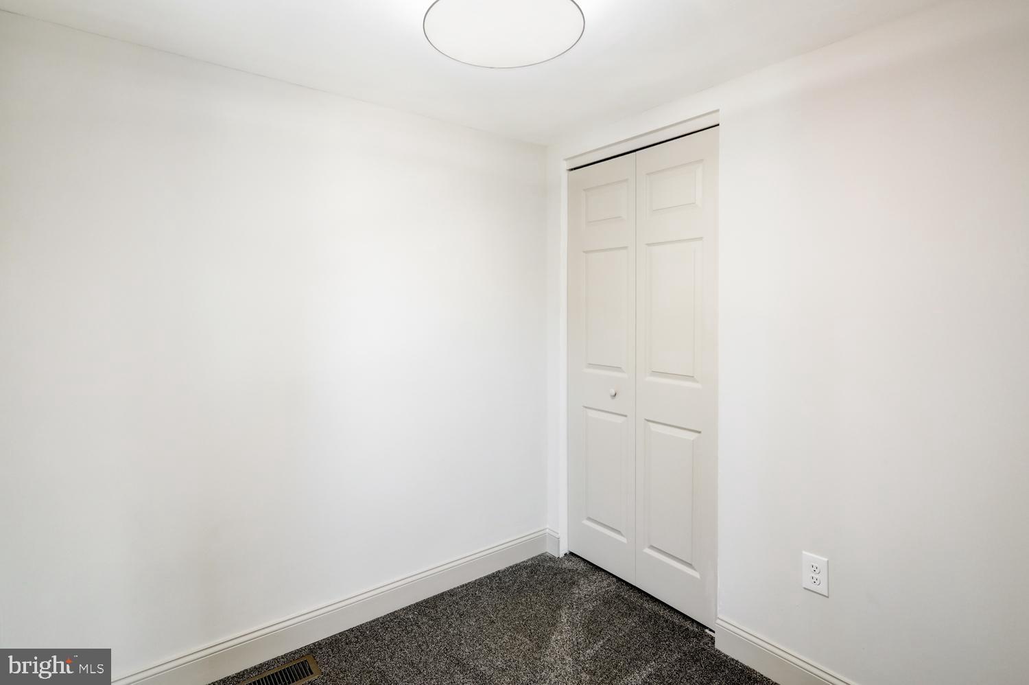 HYDE PARK - Residential