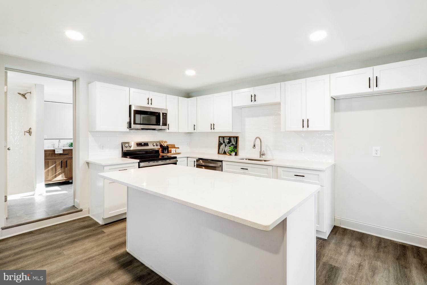 HYDE PARK - Residential