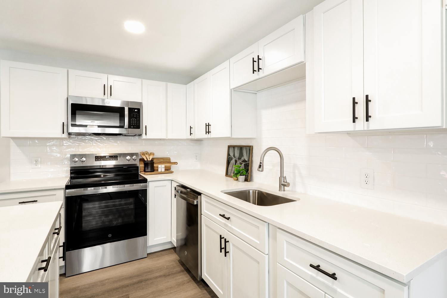 HYDE PARK - Residential