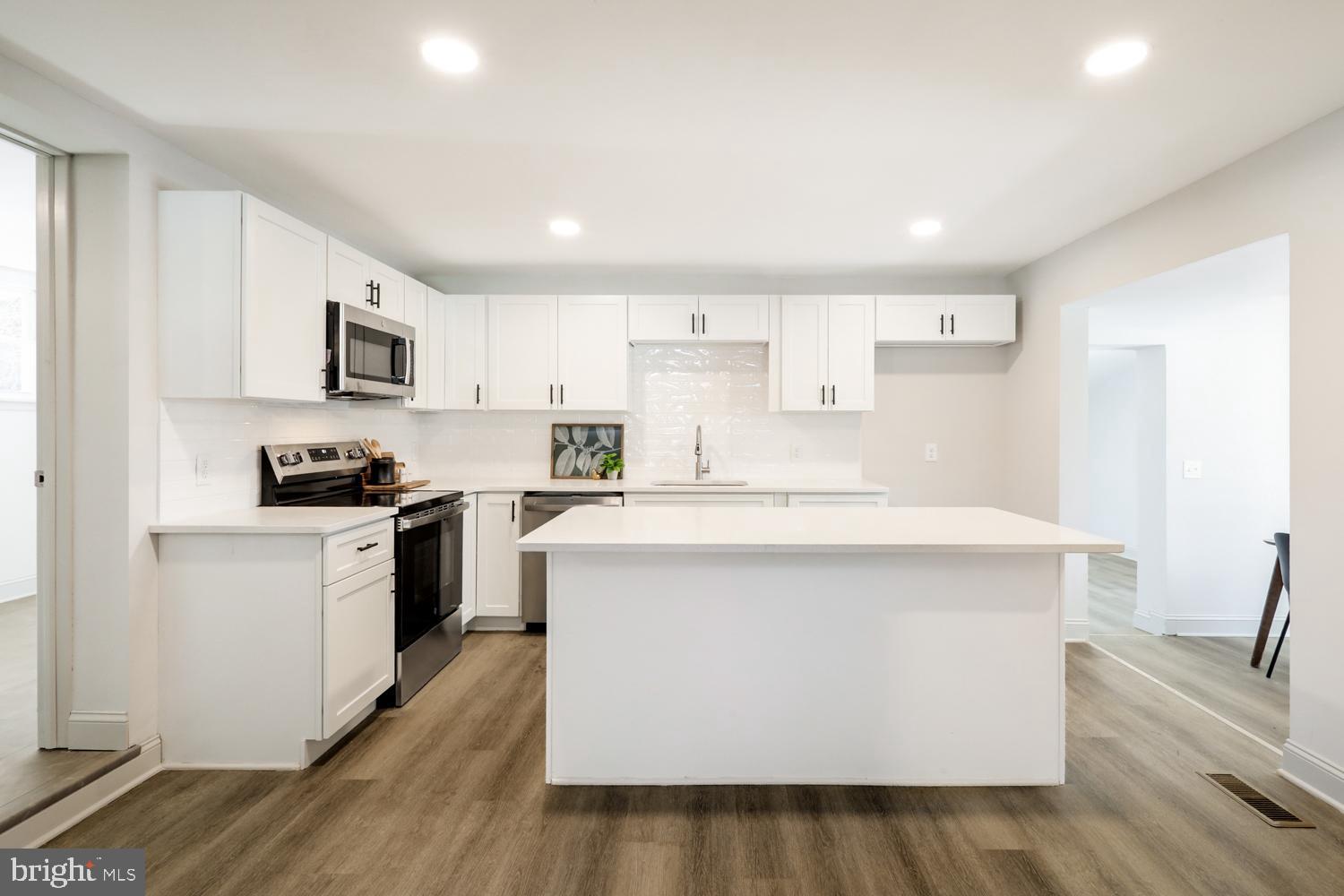 HYDE PARK - Residential