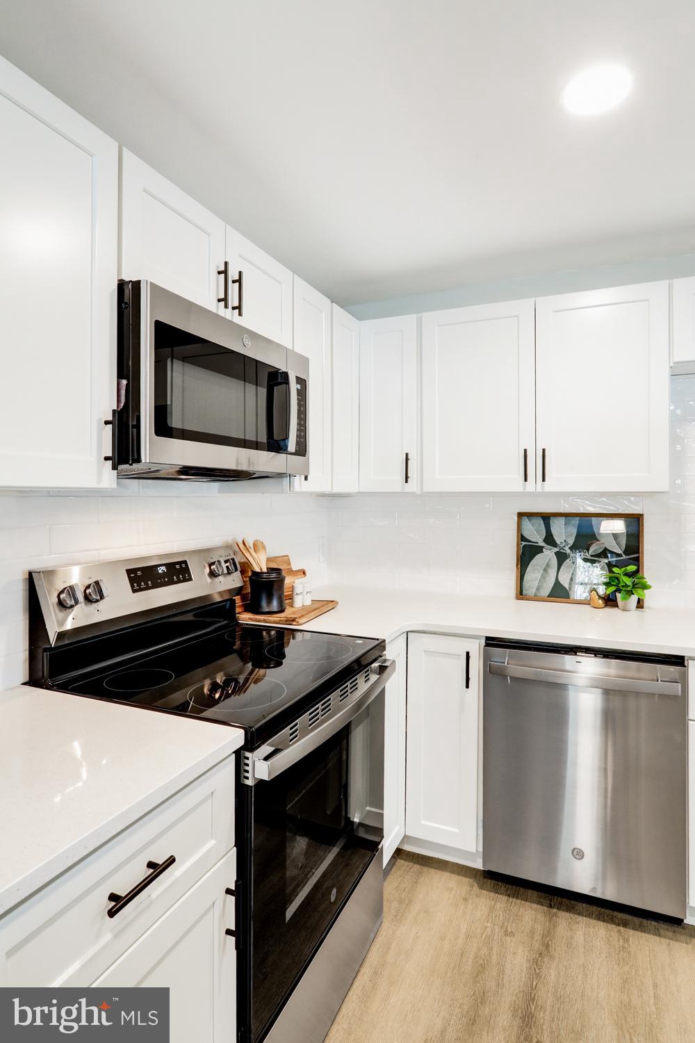 HYDE PARK - Residential