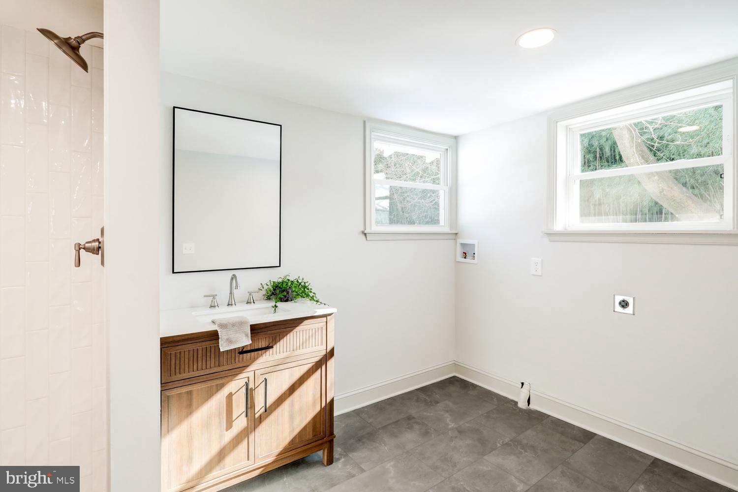 HYDE PARK - Residential