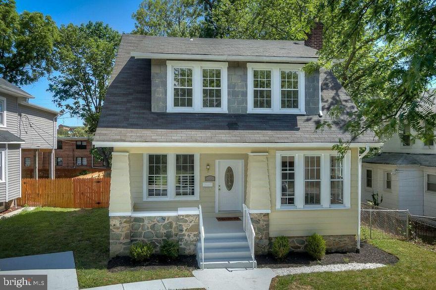 SHAKY CONTRACT!!!Beautiful renovation featuring gleaming hardwood floors, updated appliances and cabinets, fireplace, recessed lighting, new wall to wall carpet in bedrooms, washer and dryer, fenced in yard great for entertaining, and MORE! This is a MUST SEE! **SELLER PAYING ALL CLOSING COSTS**