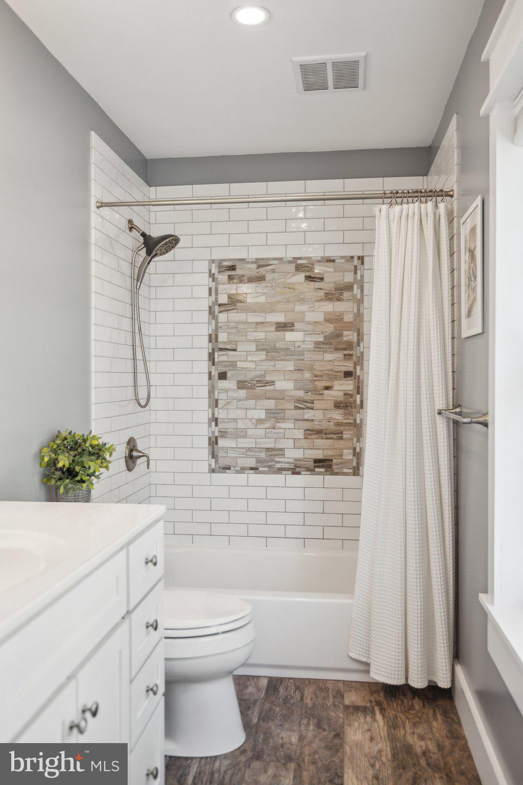 TYLER PARK - Residential