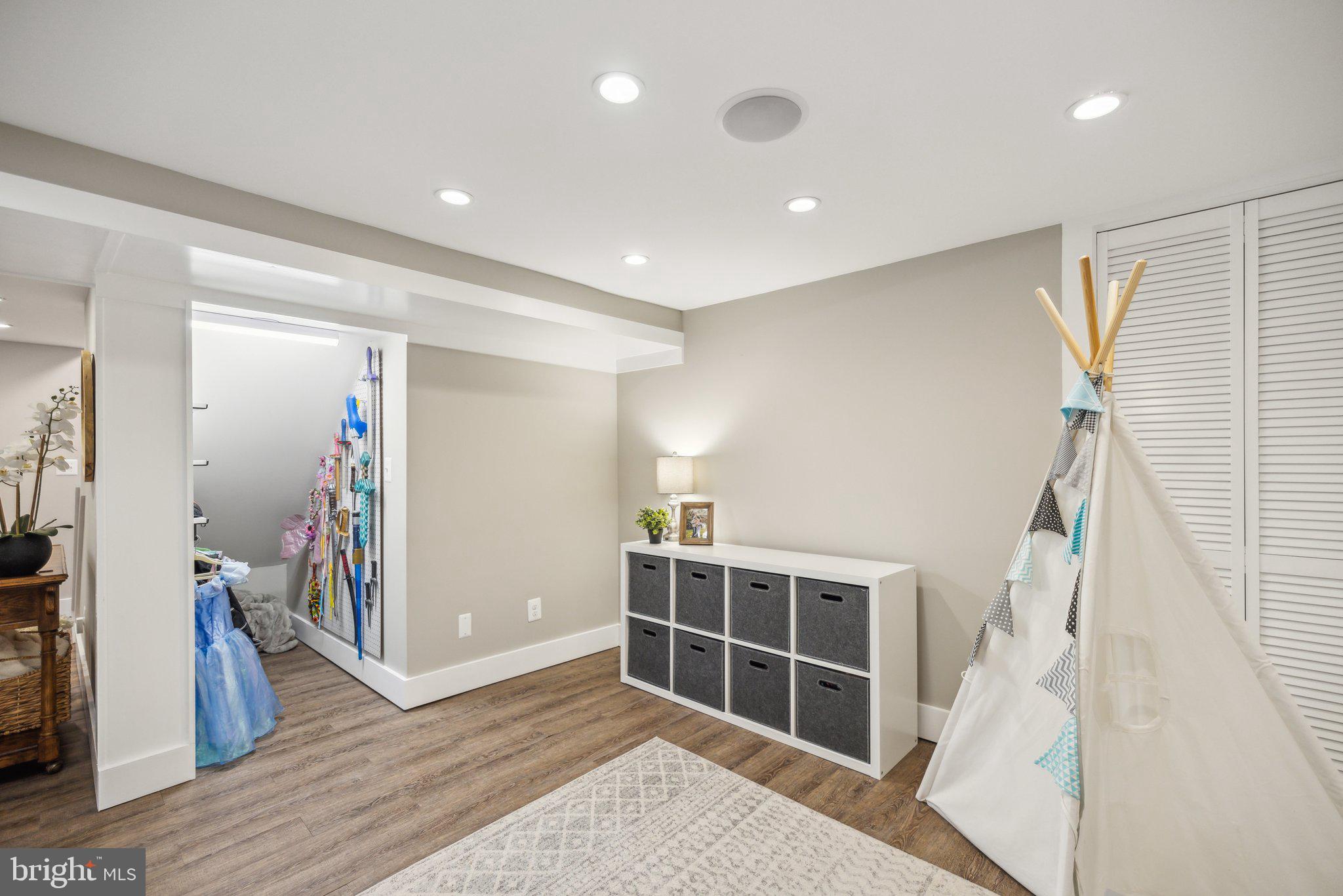 TYLER PARK - Residential