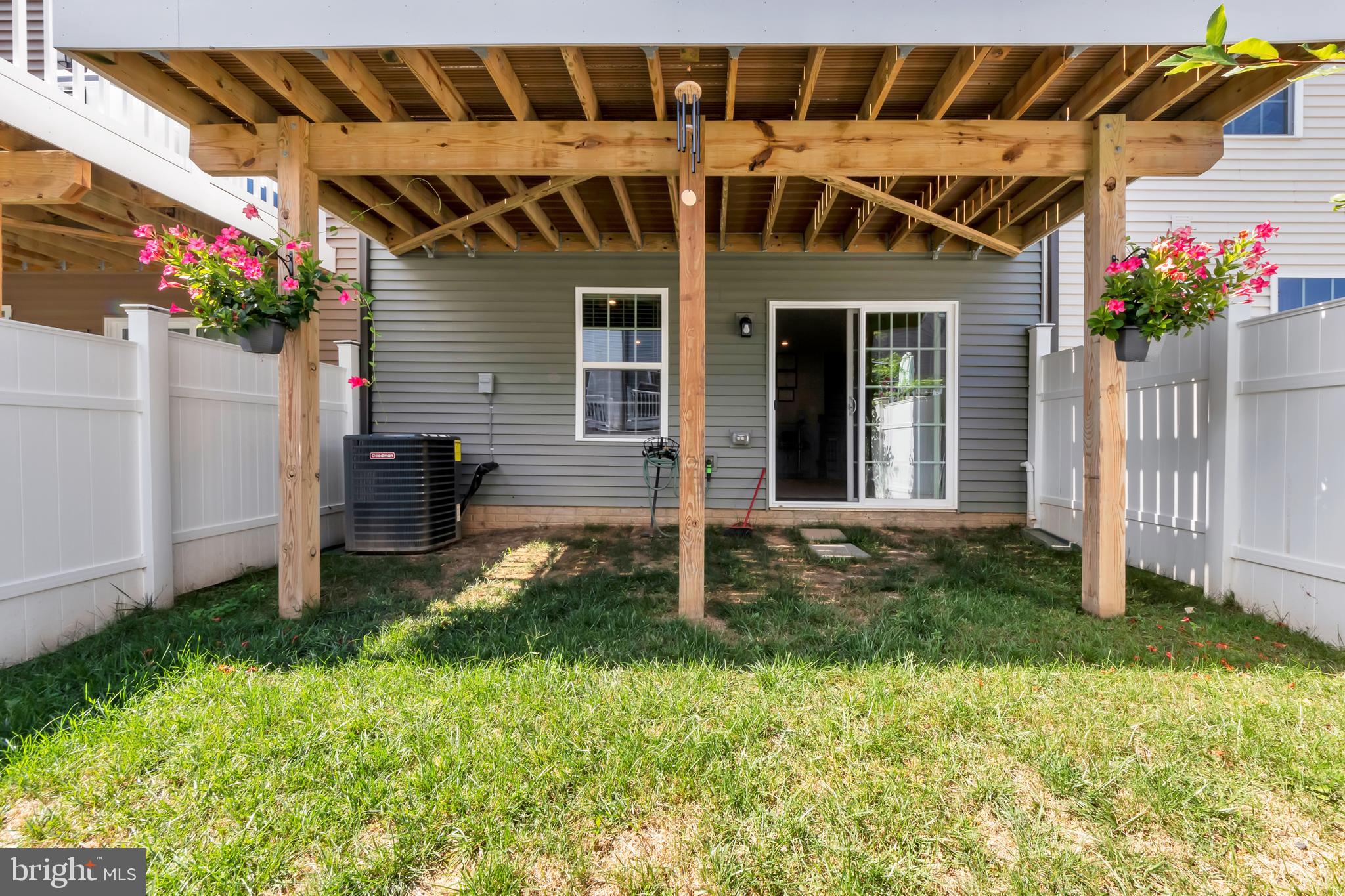 BELLE AIR TOWNHOMES - Residential Lease