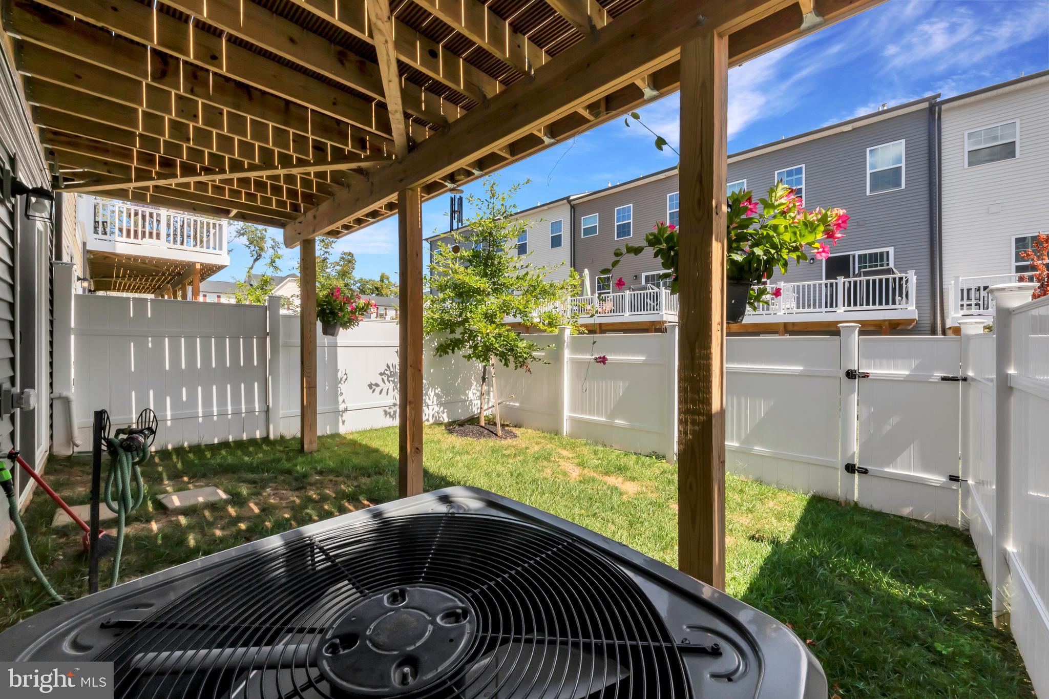 BELLE AIR TOWNHOMES - Residential Lease