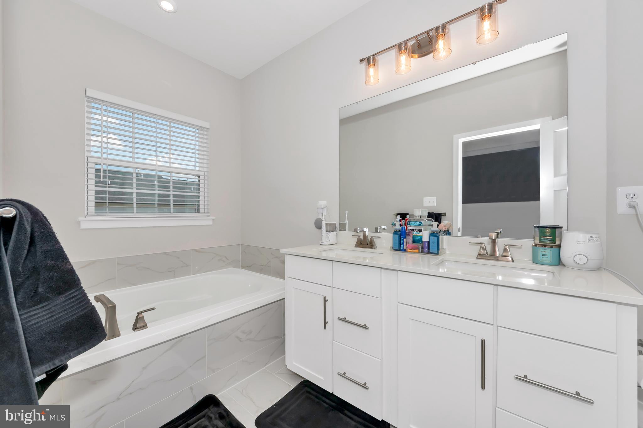 BELLE AIR TOWNHOMES - Residential Lease