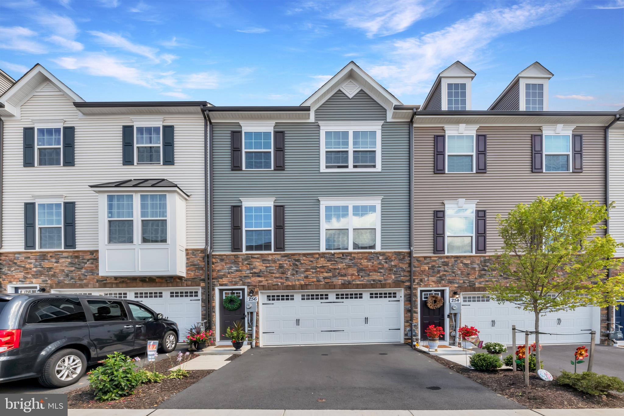 BELLE AIR TOWNHOMES - Residential Lease