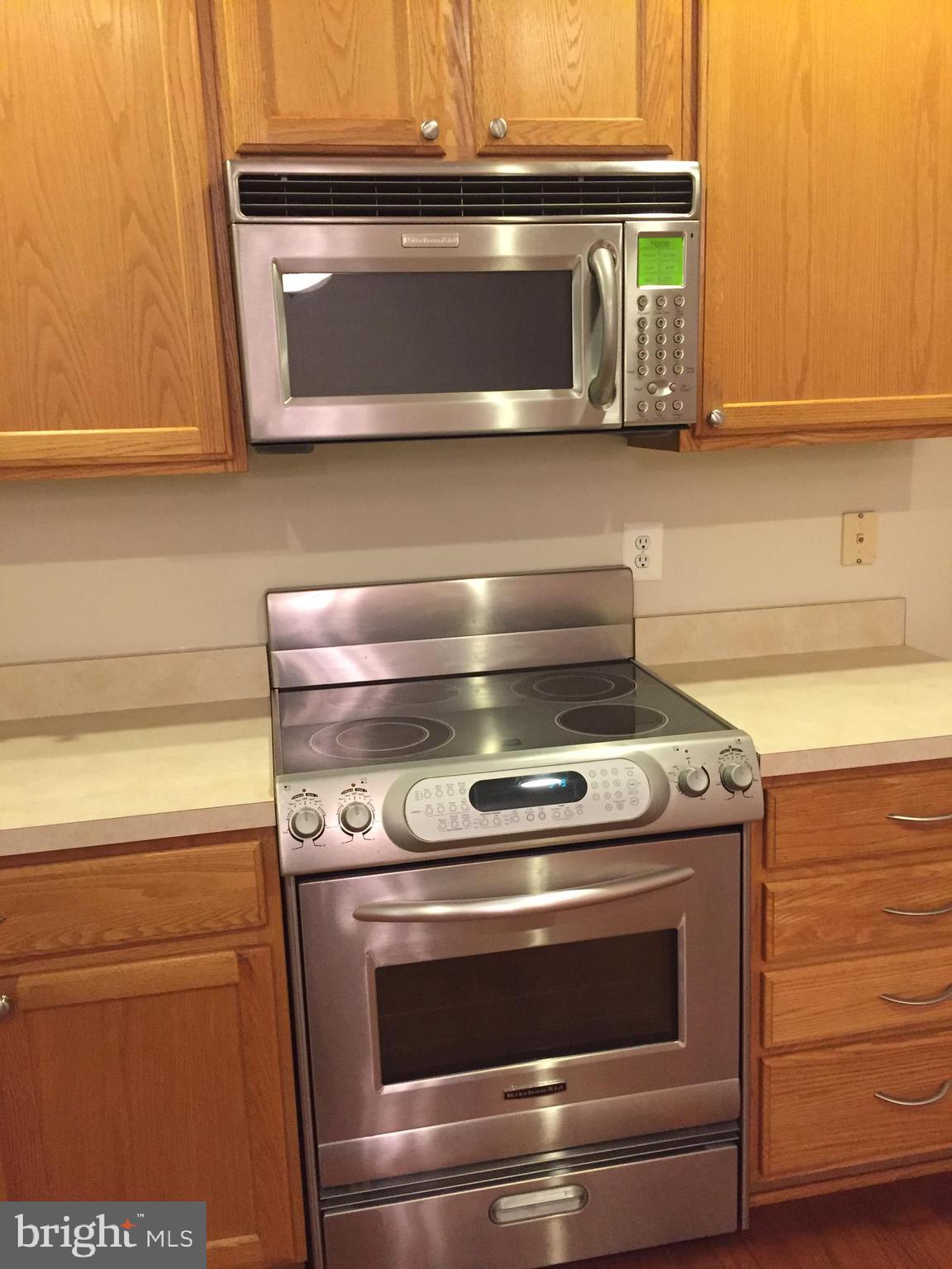 VIRGINIA OAKS - Residential Lease