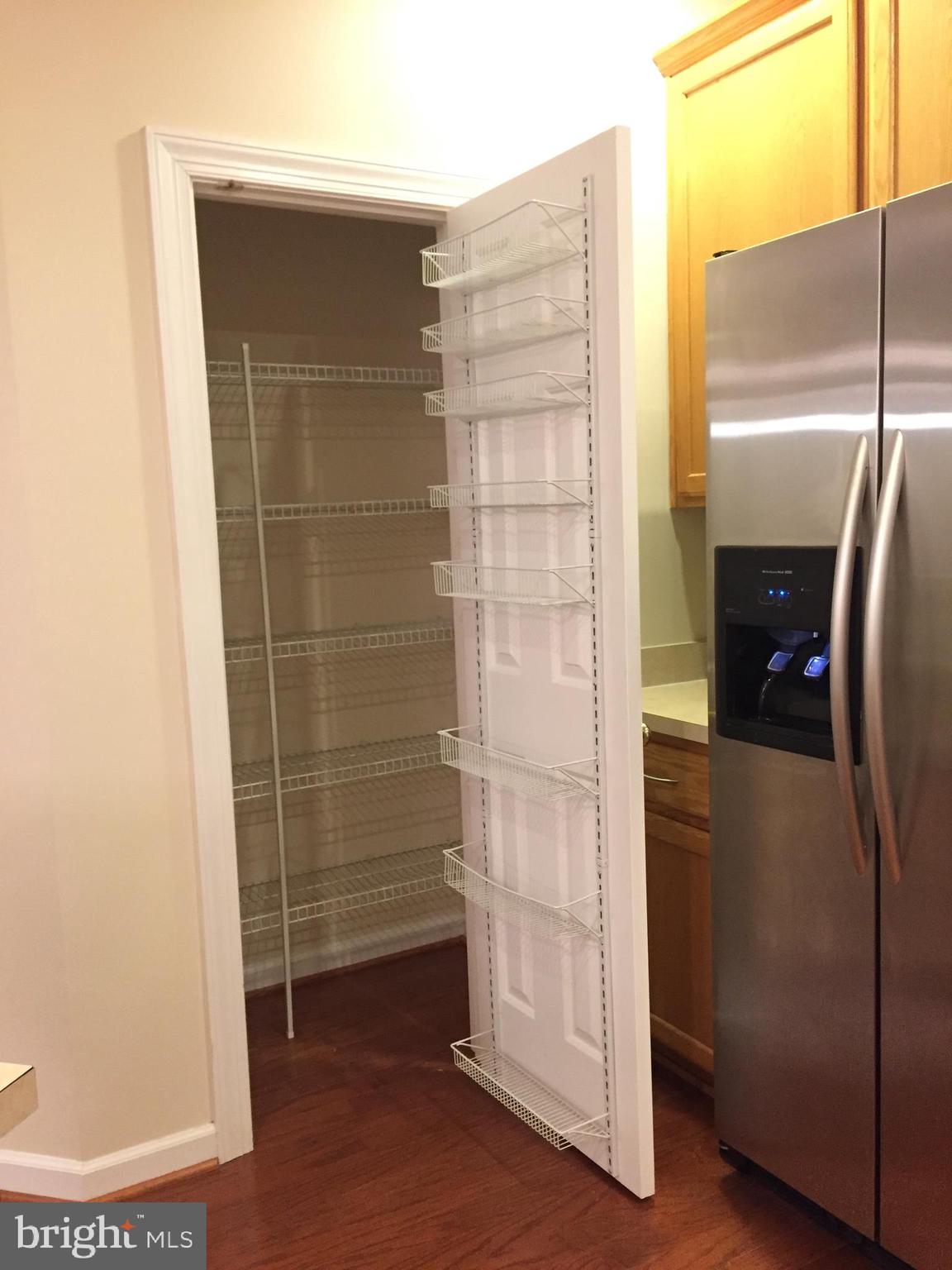 VIRGINIA OAKS - Residential Lease