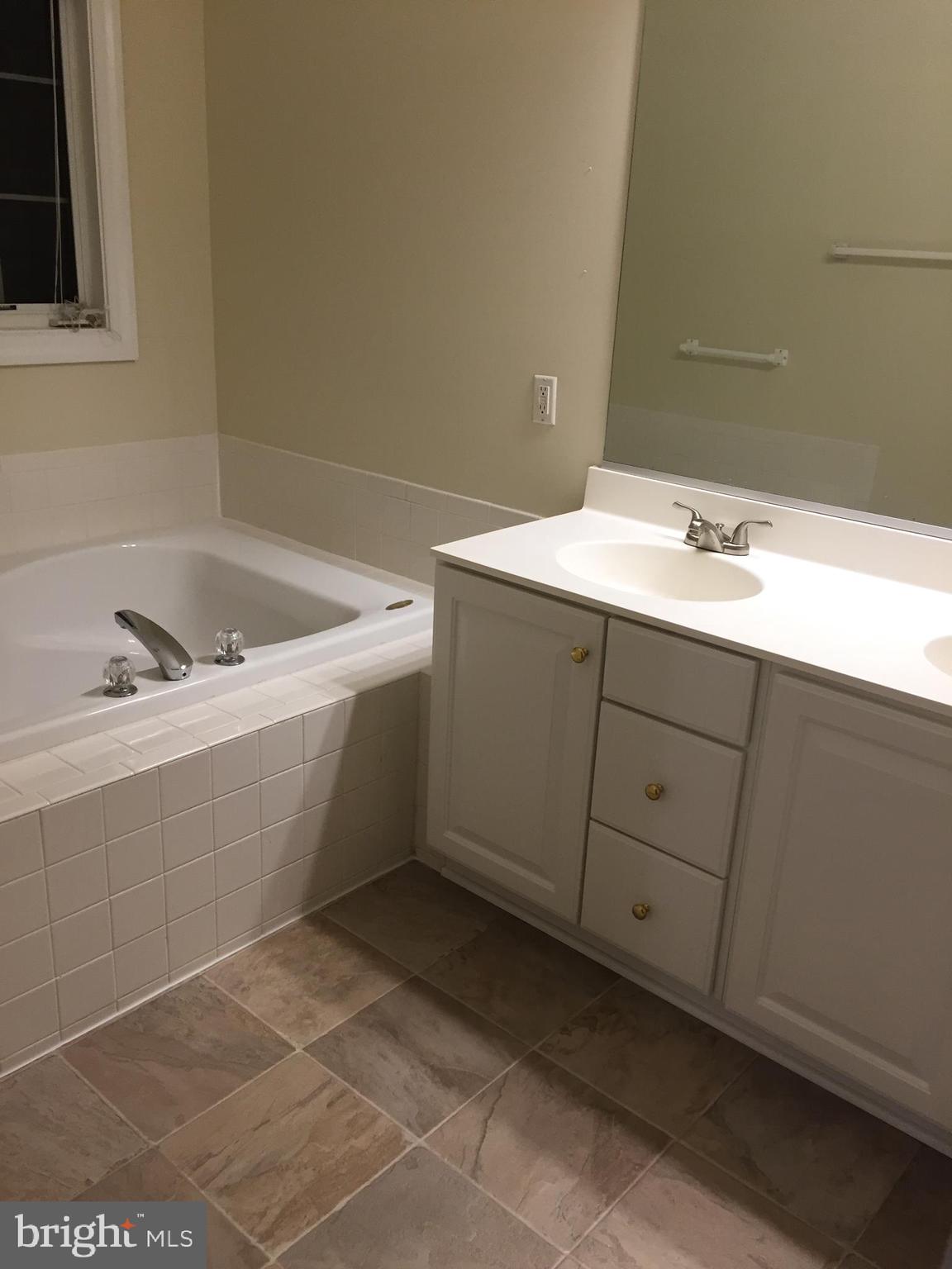 VIRGINIA OAKS - Residential Lease