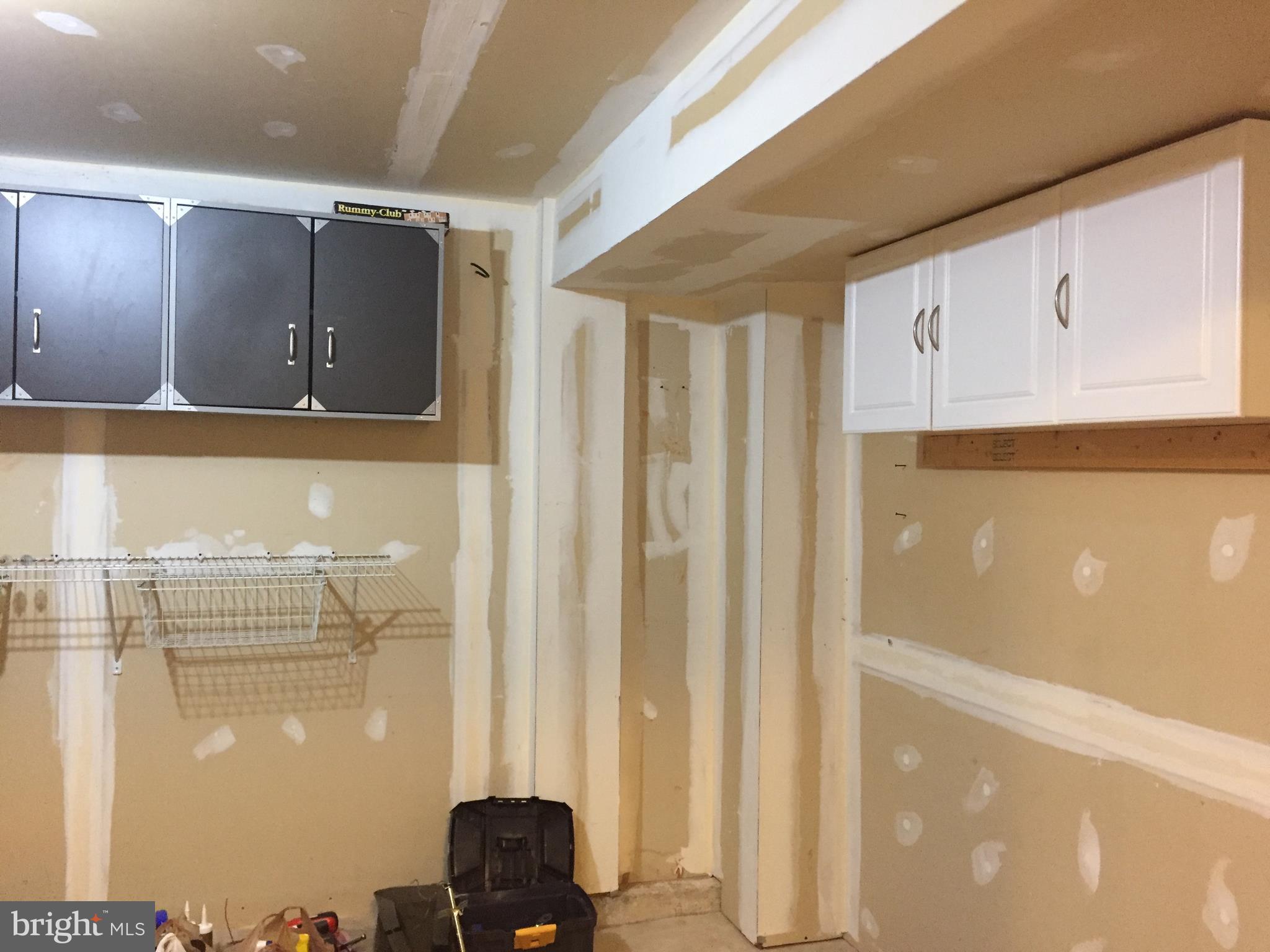 VIRGINIA OAKS - Residential Lease