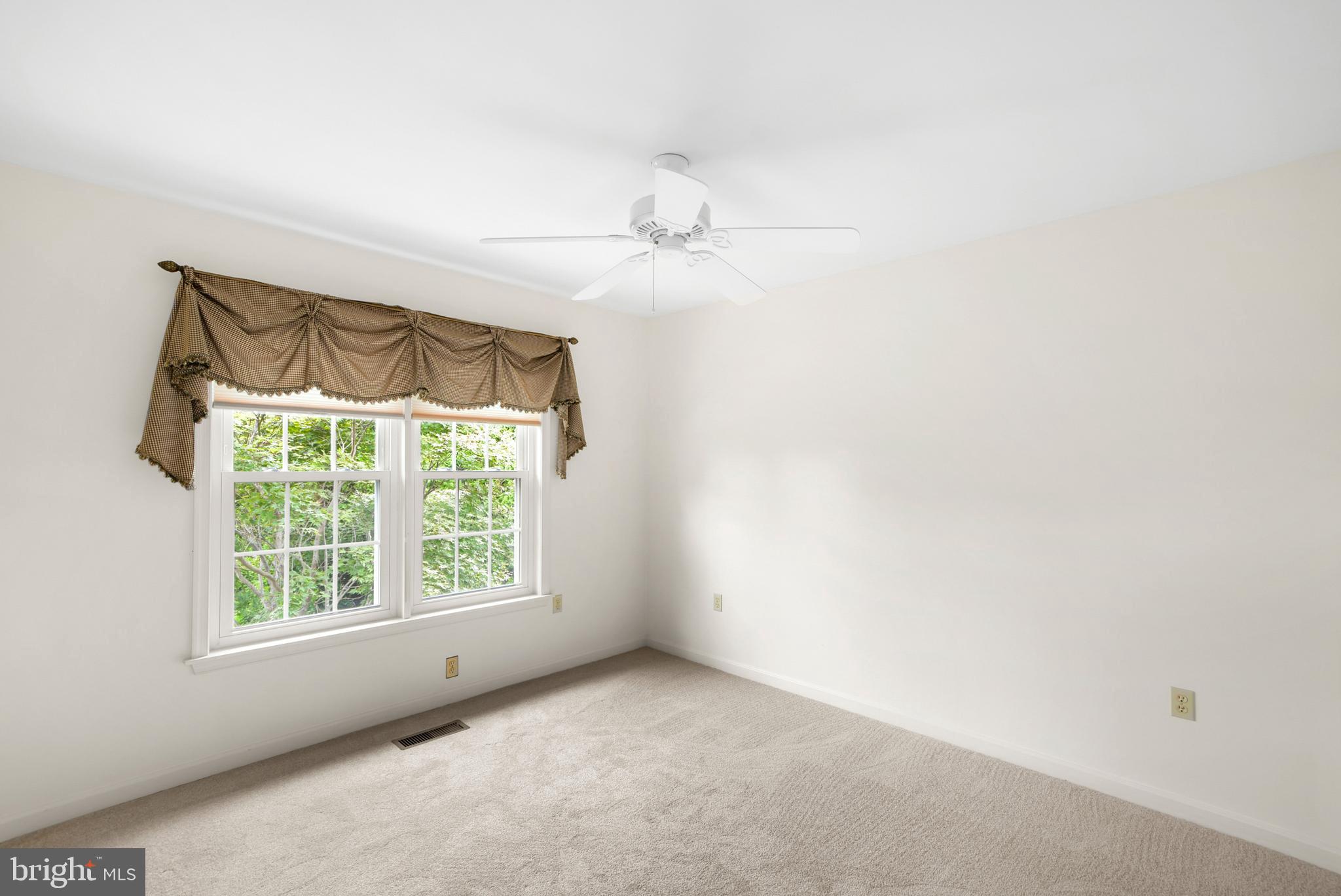 FOXFIELD AT MIDDLETOWN - Residential Lease