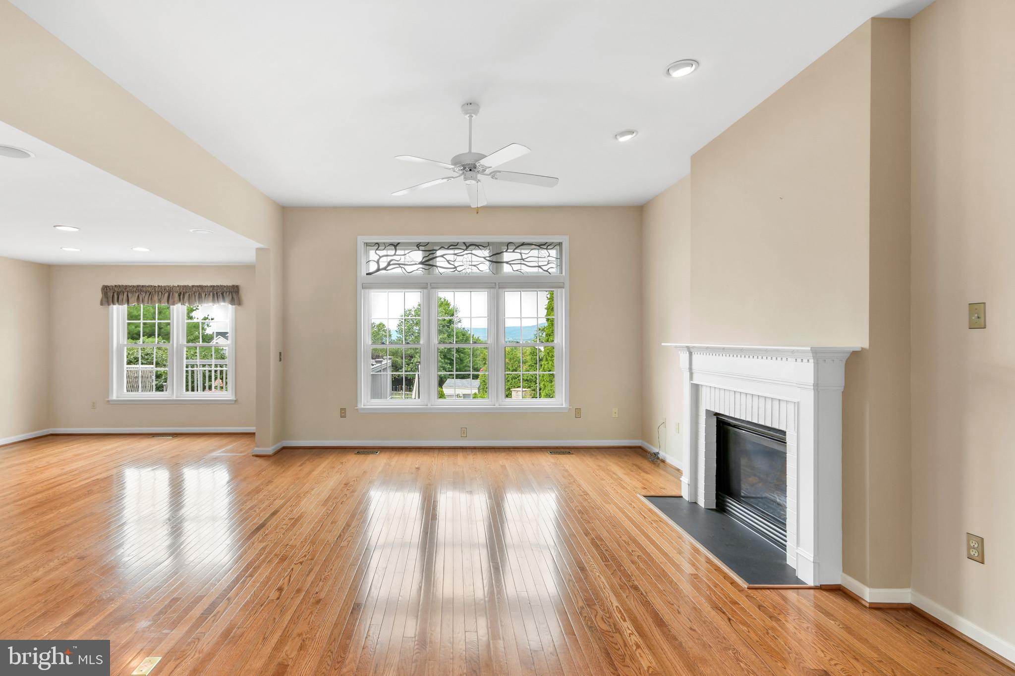 FOXFIELD AT MIDDLETOWN - Residential Lease