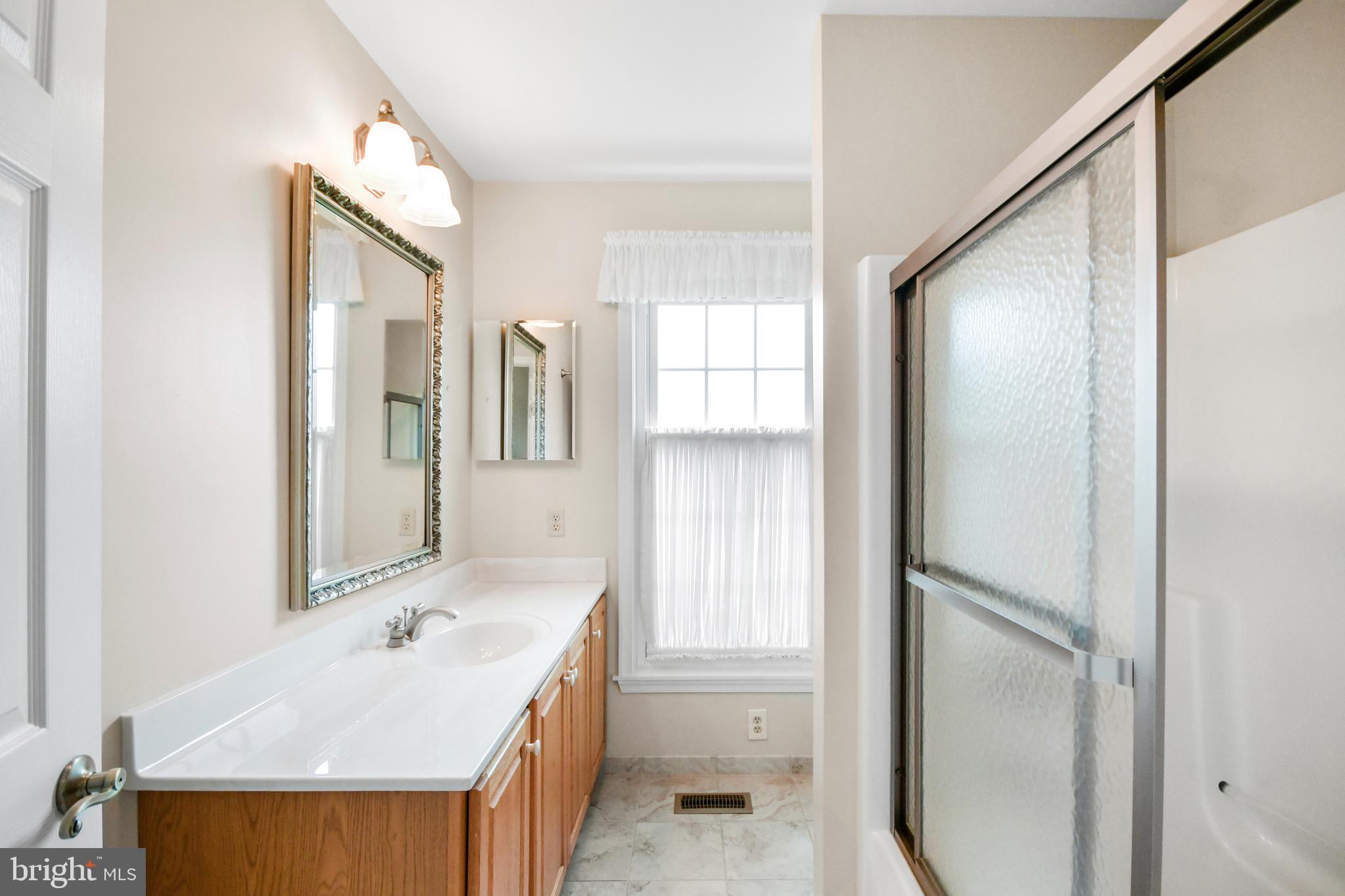 FOXFIELD AT MIDDLETOWN - Residential Lease