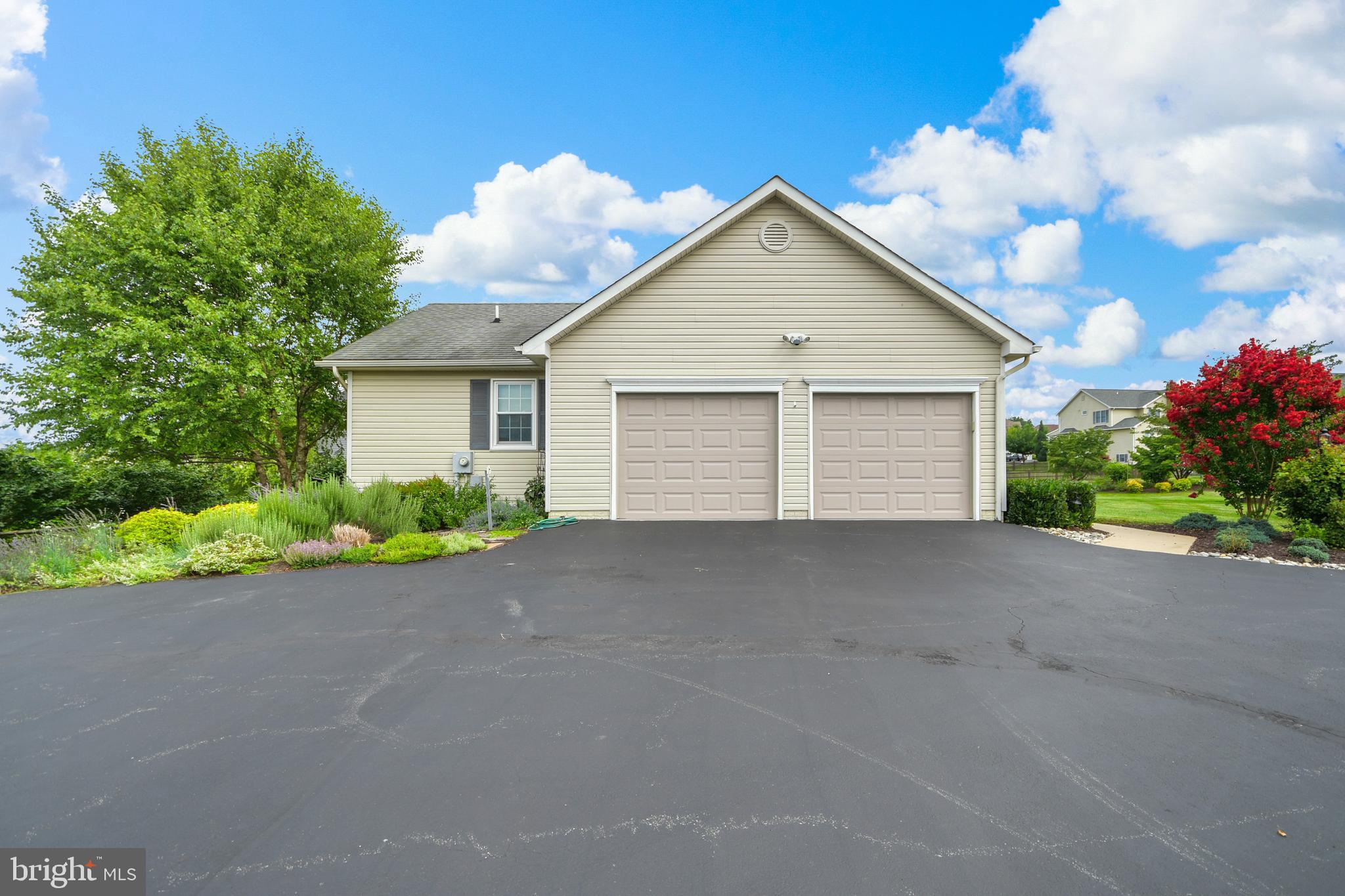 FOXFIELD AT MIDDLETOWN - Residential Lease