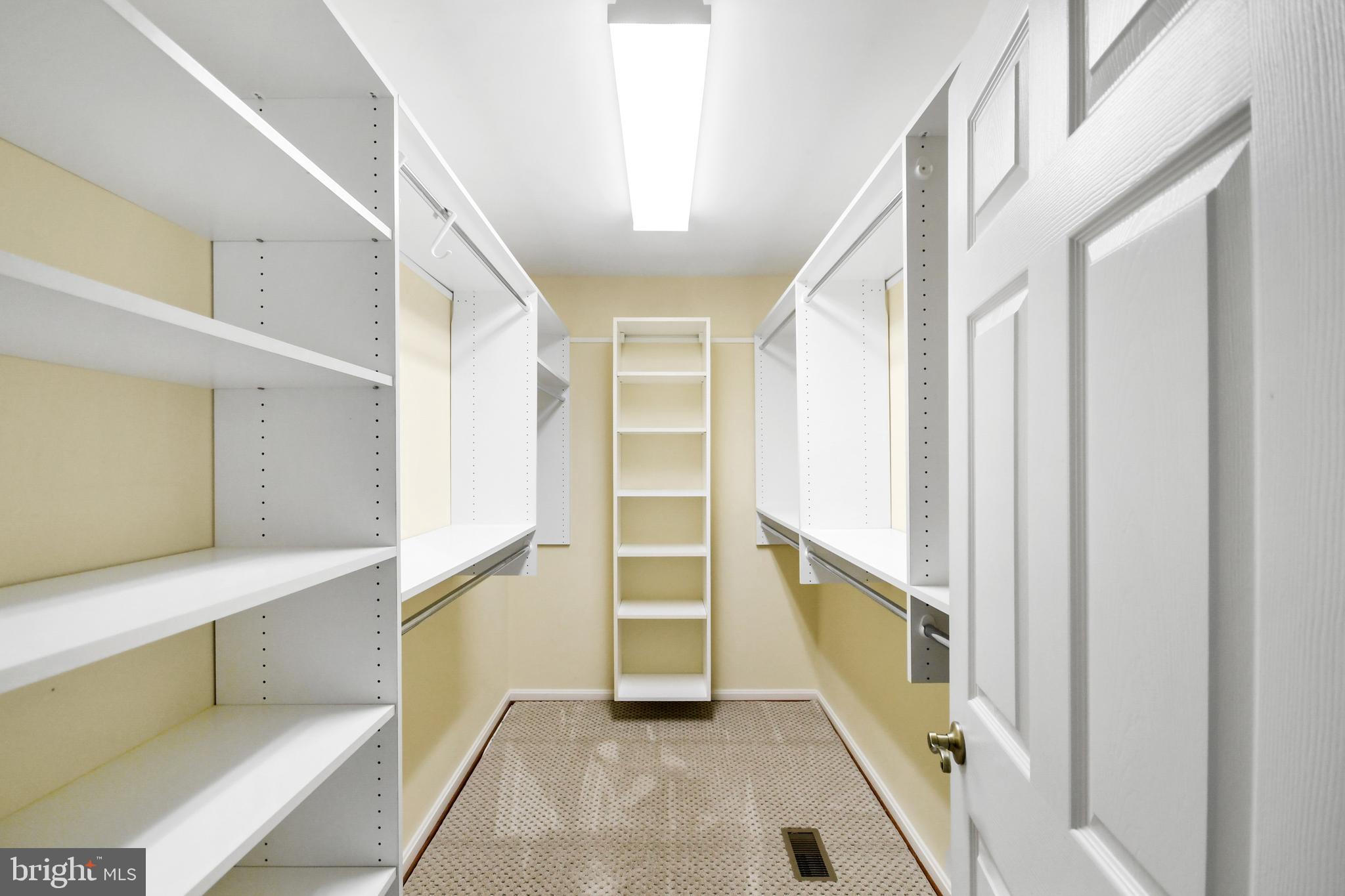 FOXFIELD AT MIDDLETOWN - Residential Lease