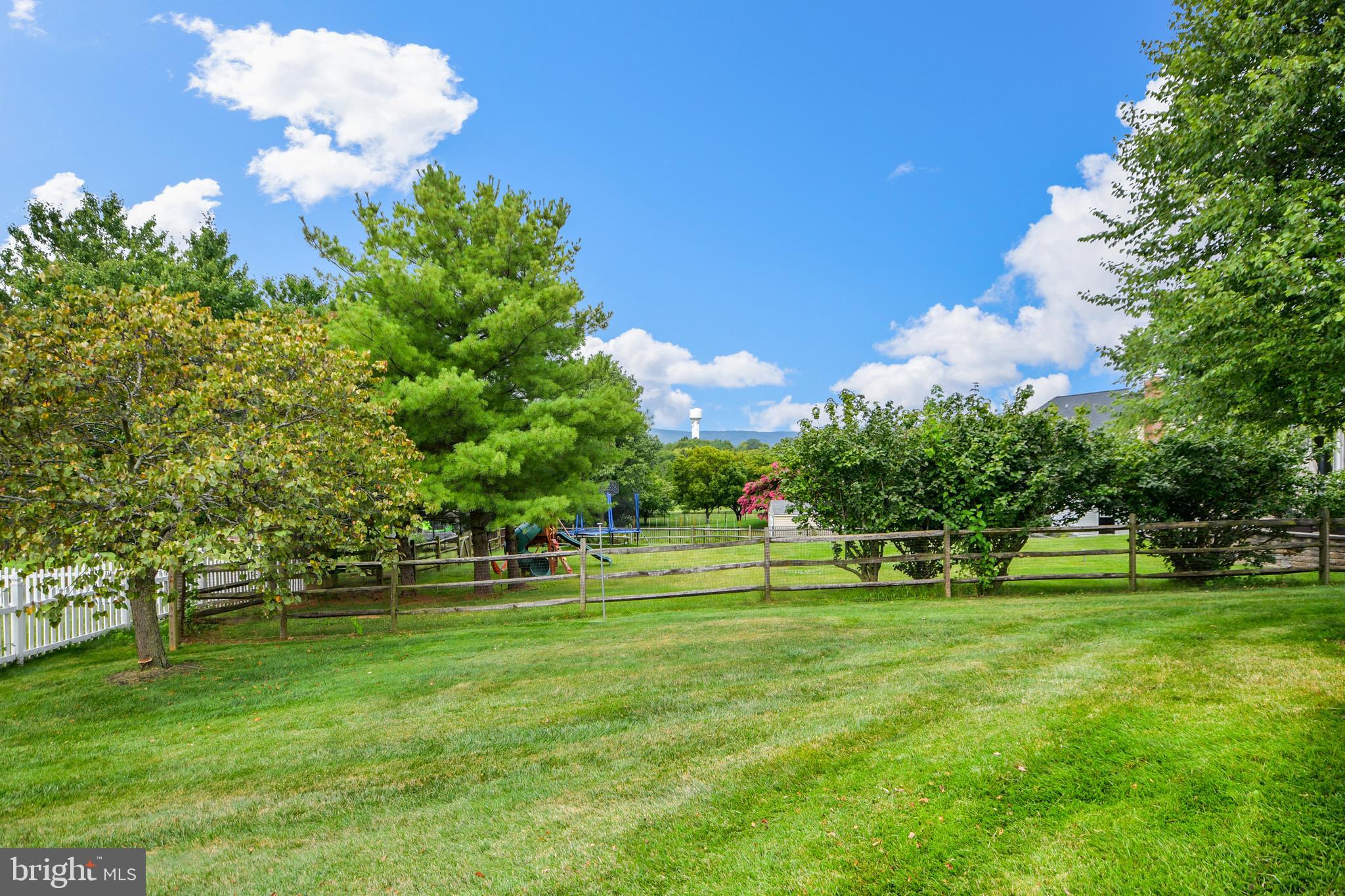 FOXFIELD AT MIDDLETOWN - Residential Lease