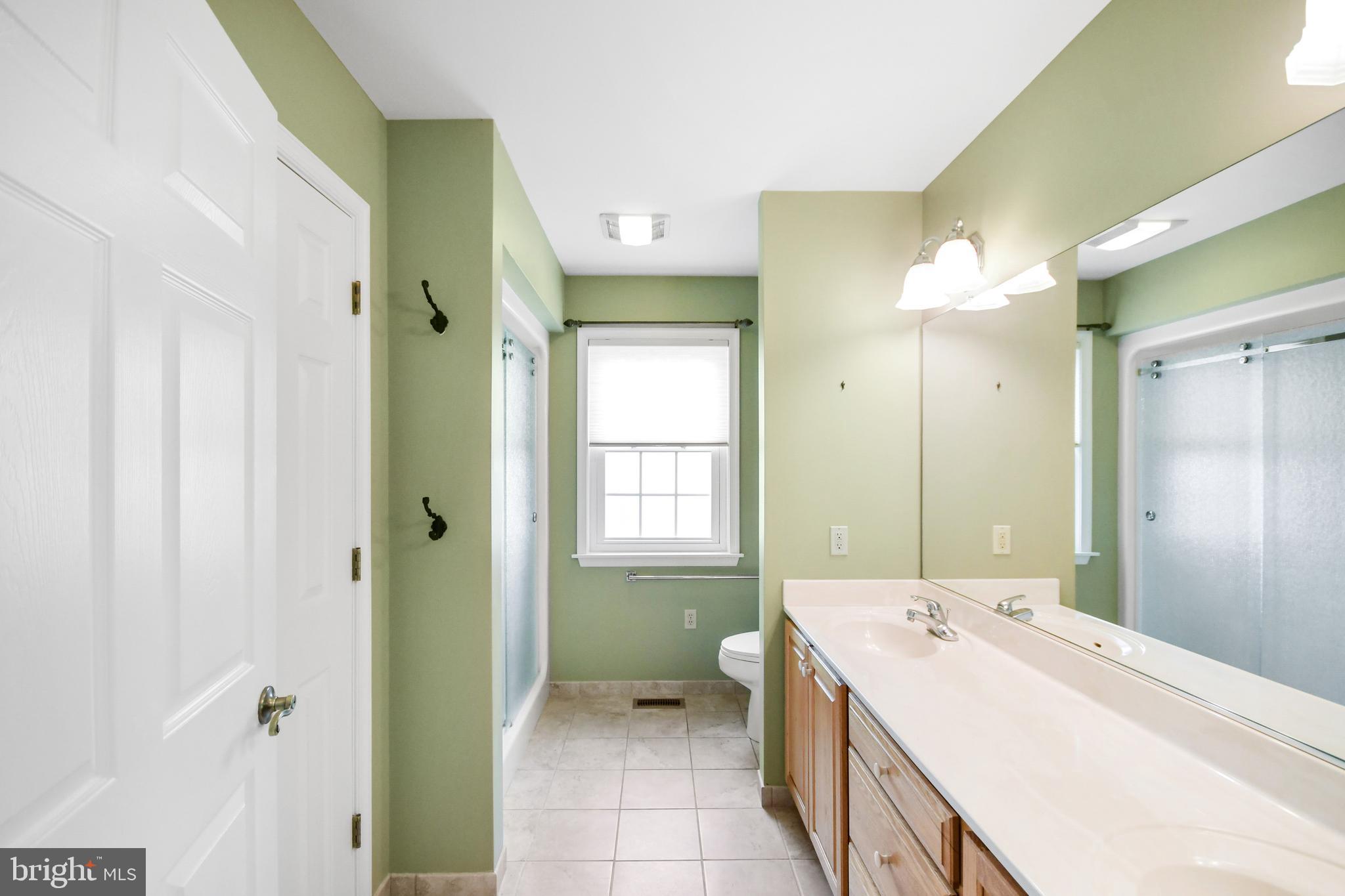 FOXFIELD AT MIDDLETOWN - Residential Lease