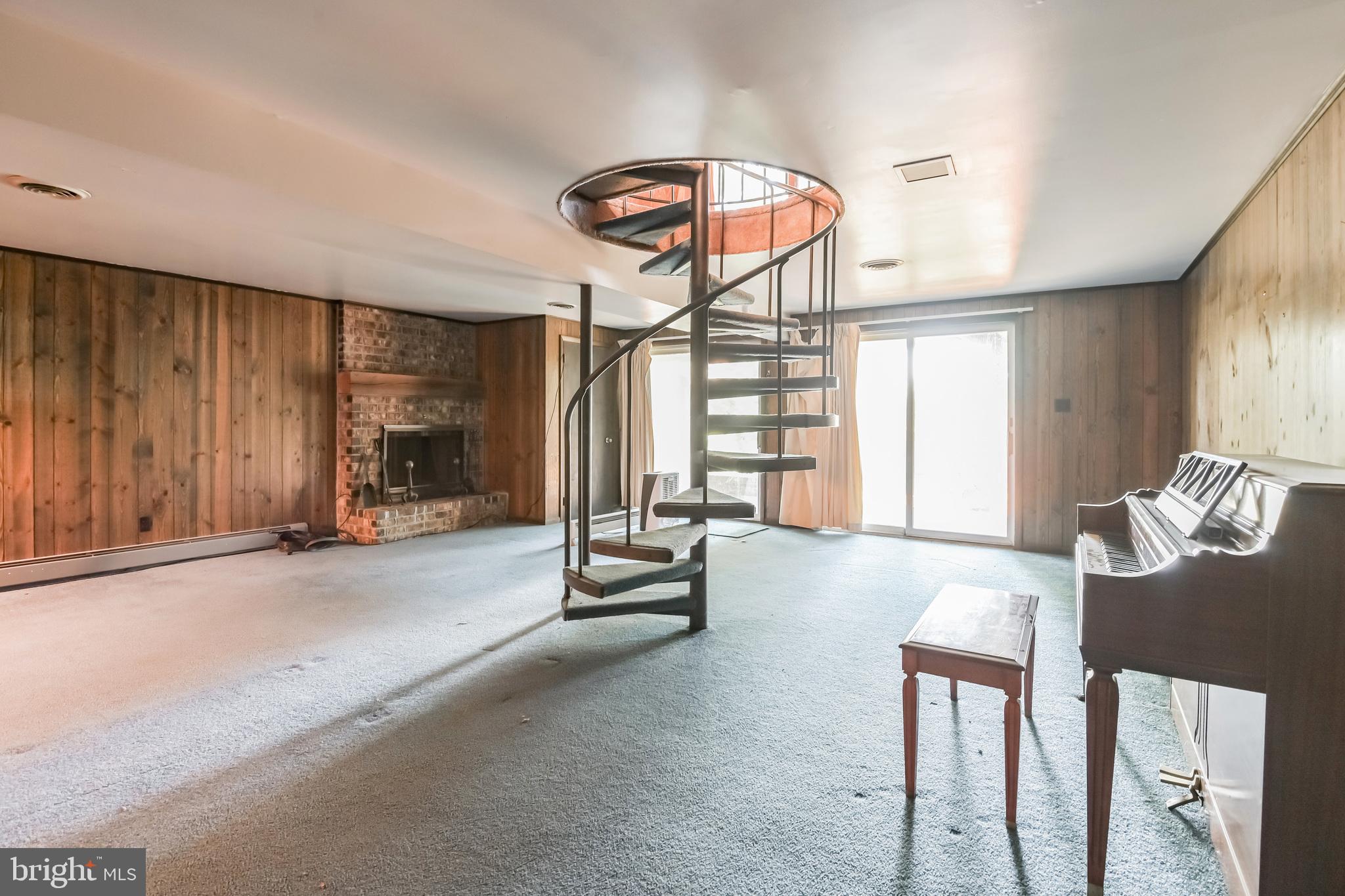 COOL HOLLOW ESTATES - Residential