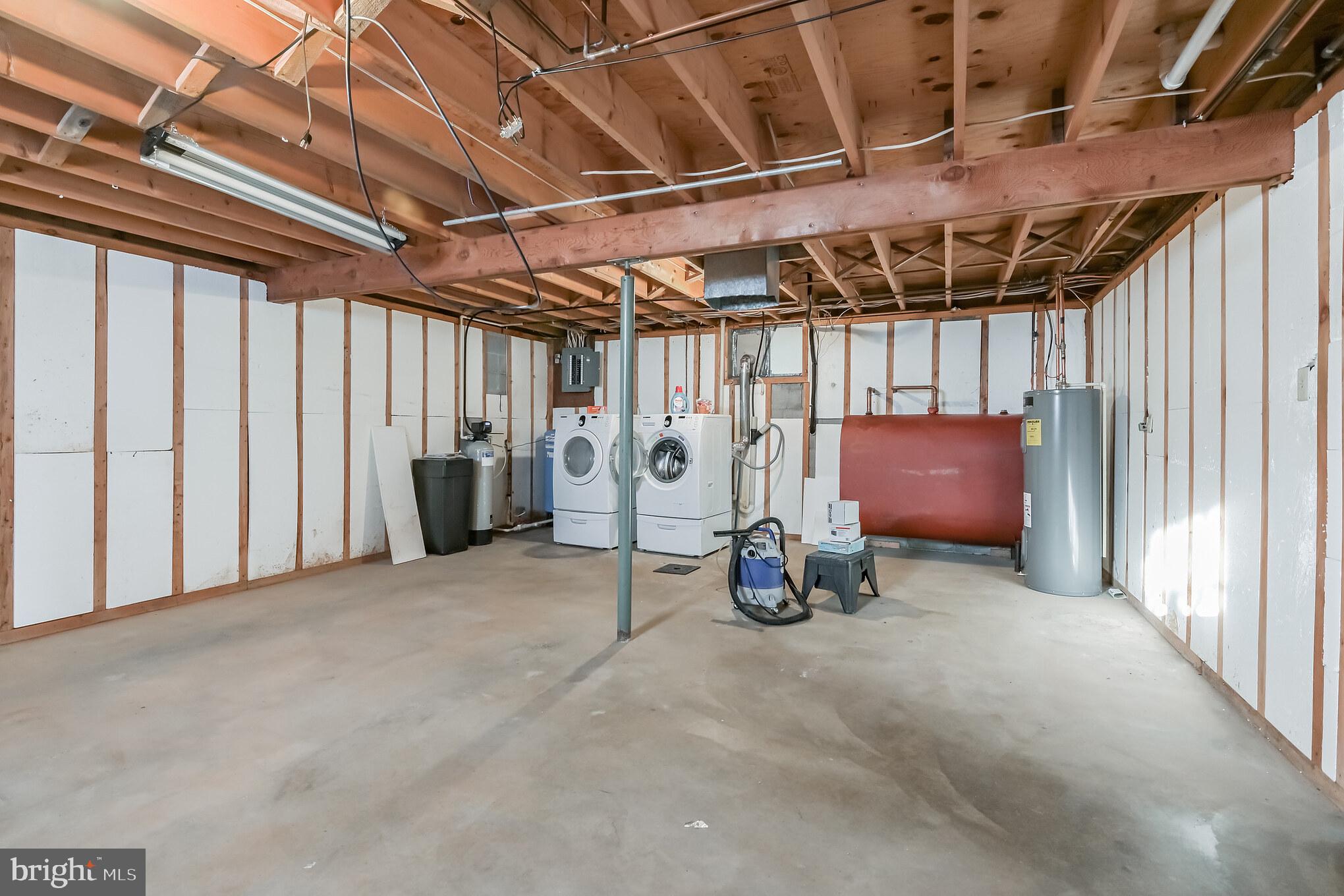 COOL HOLLOW ESTATES - Residential