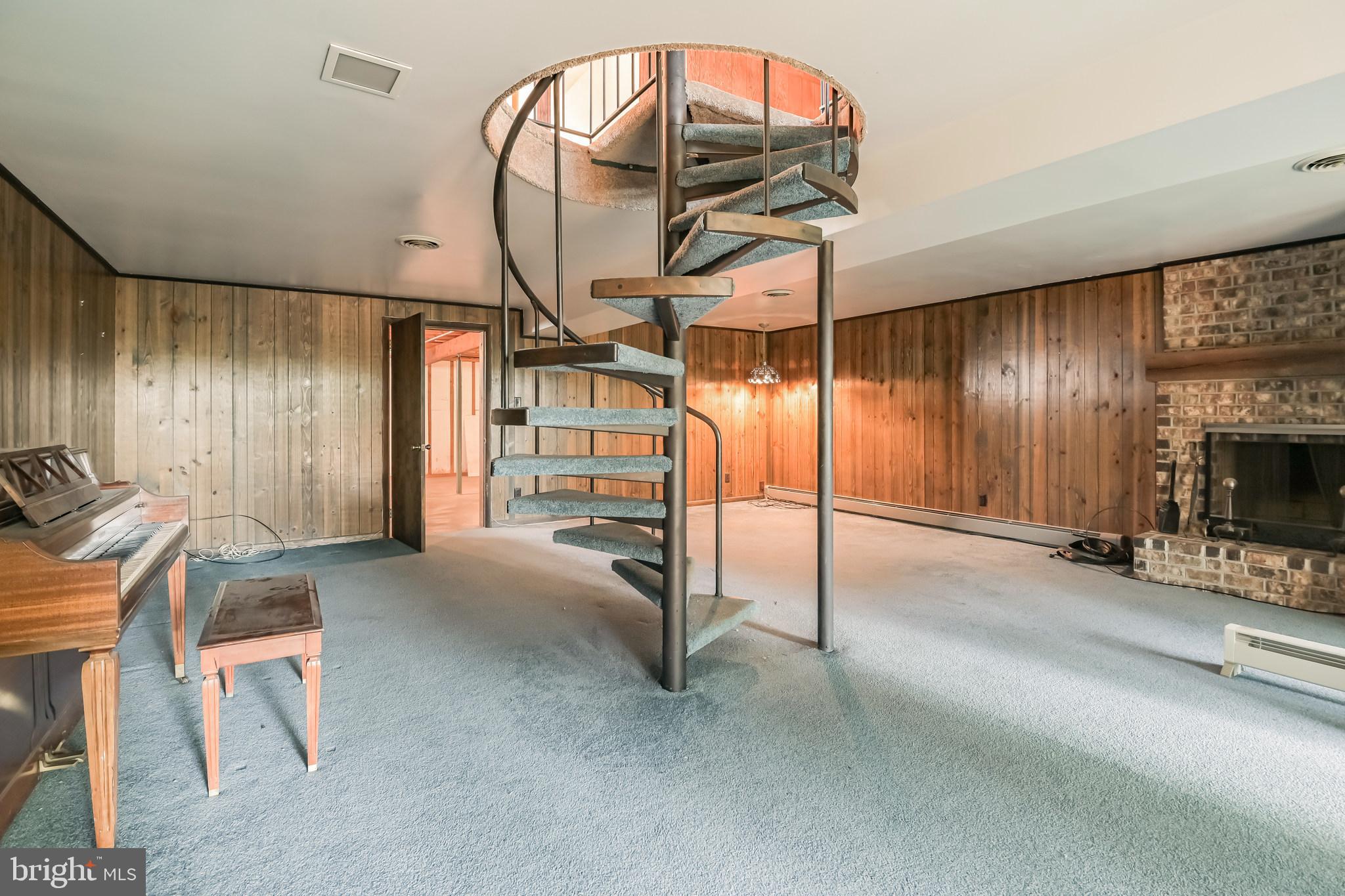 COOL HOLLOW ESTATES - Residential