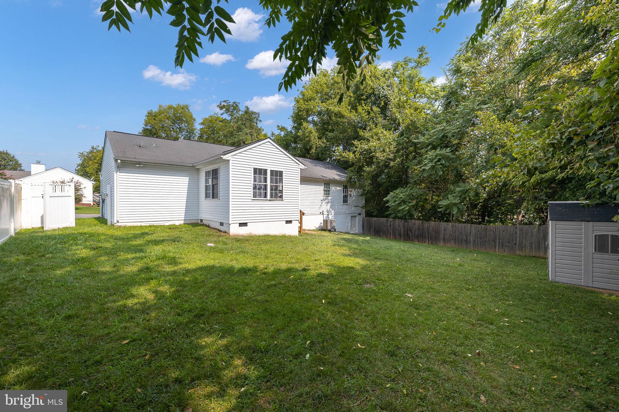 HAMILTONS CROSSING - Residential