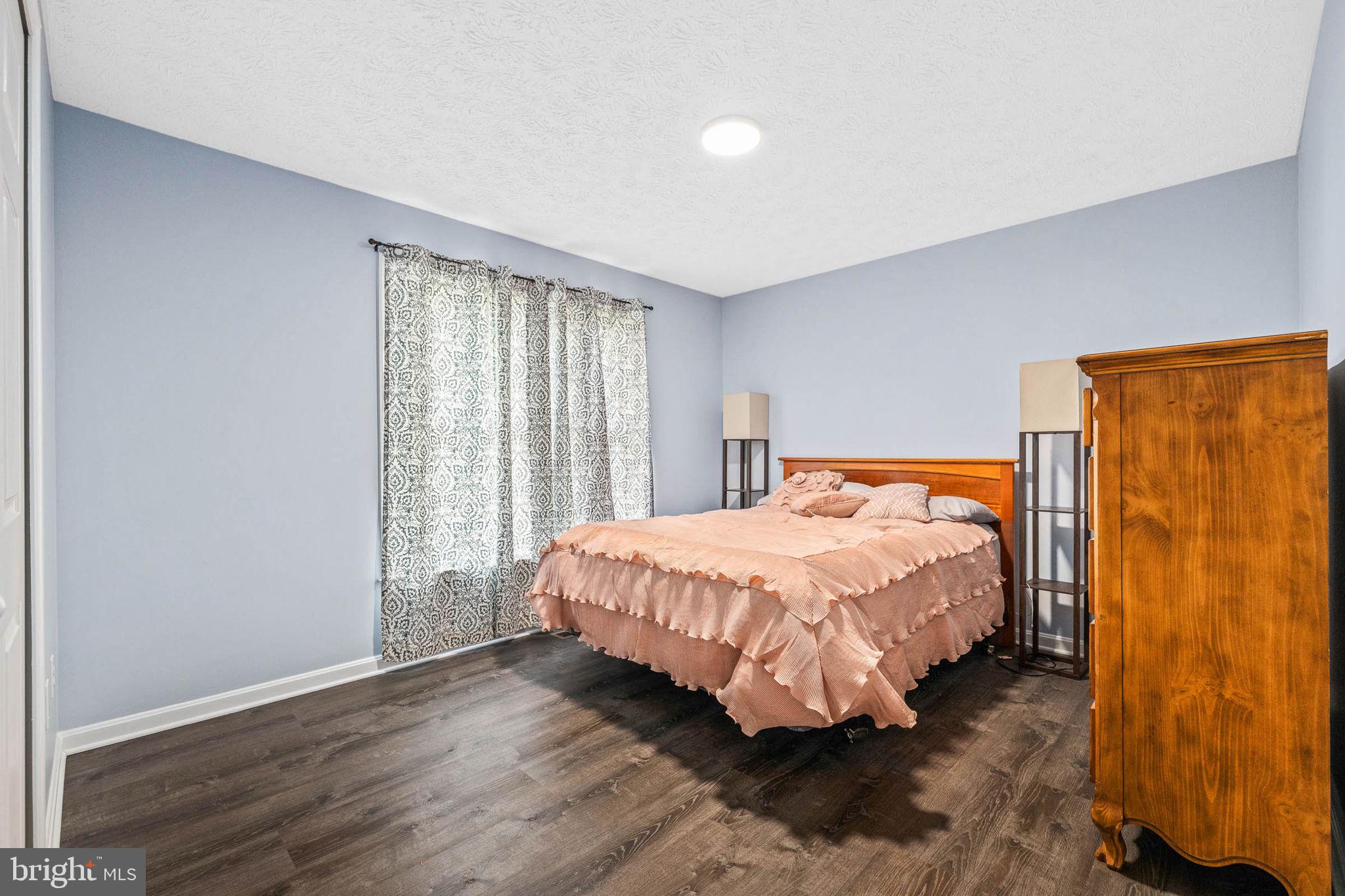 HAMILTONS CROSSING - Residential