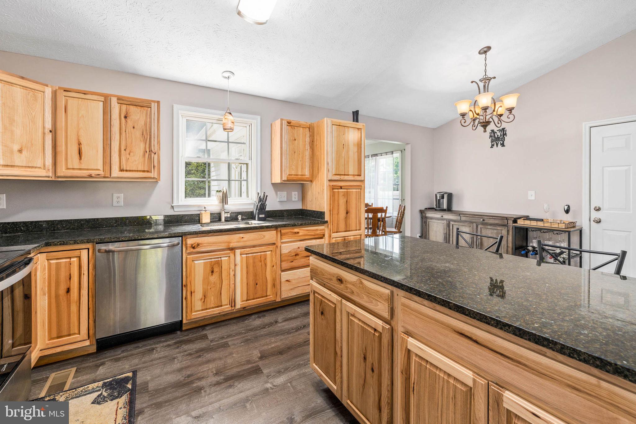 HAMILTONS CROSSING - Residential