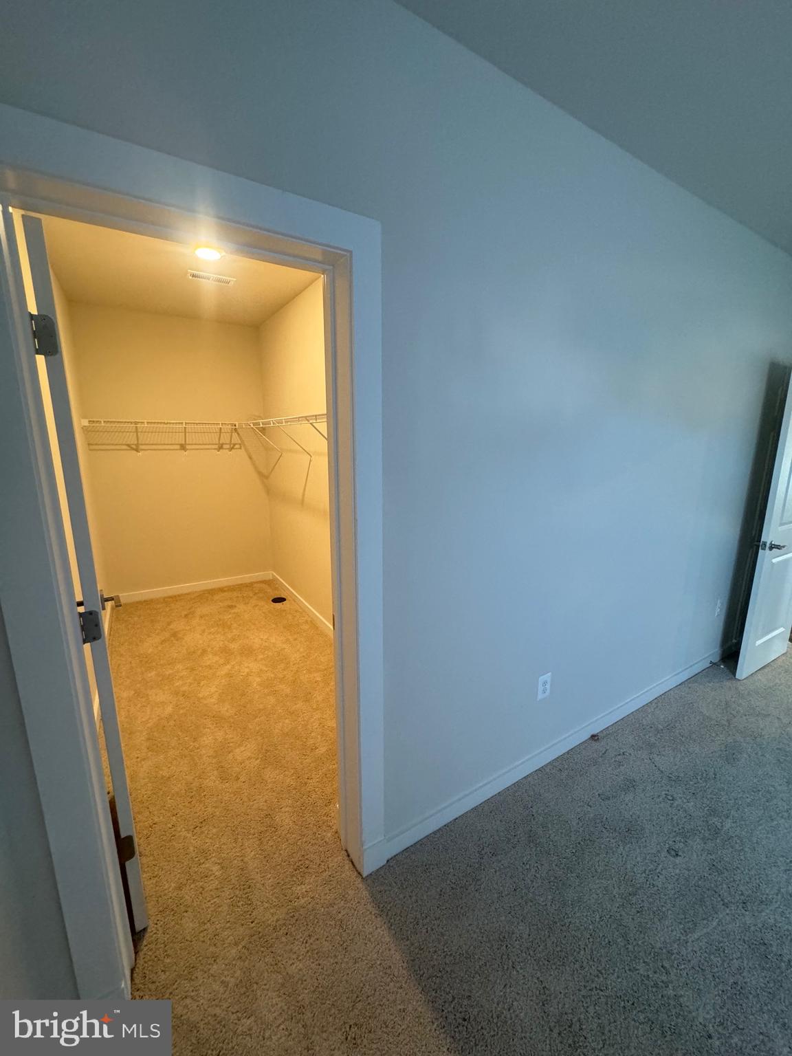 FAIRWAY ESTATES - Residential Lease