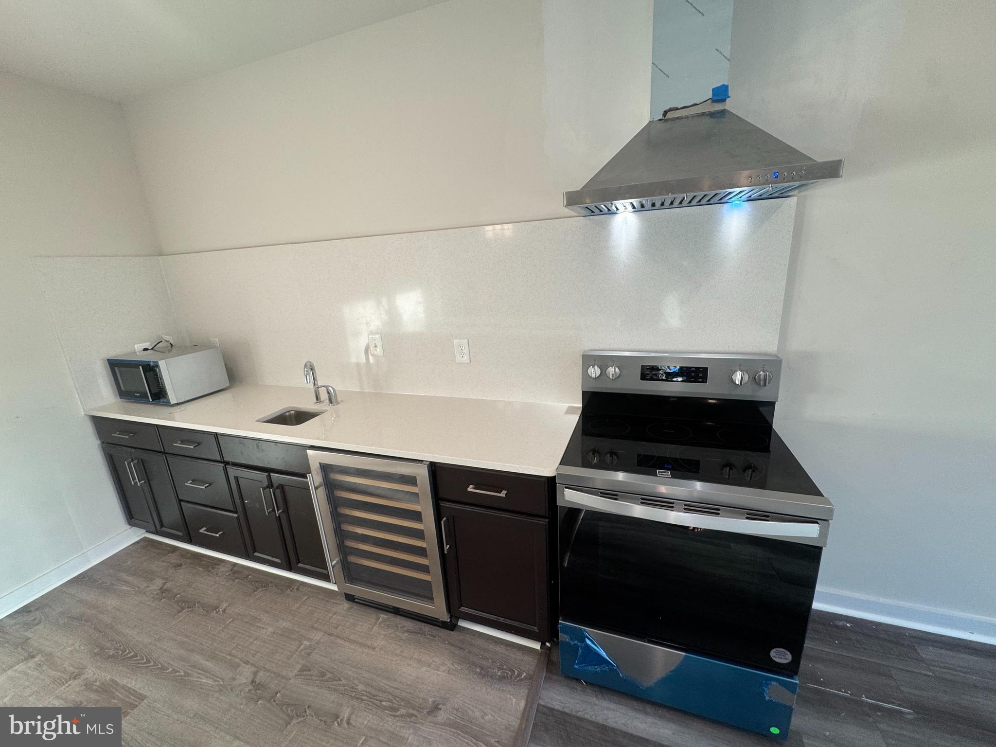 FAIRWAY ESTATES - Residential Lease