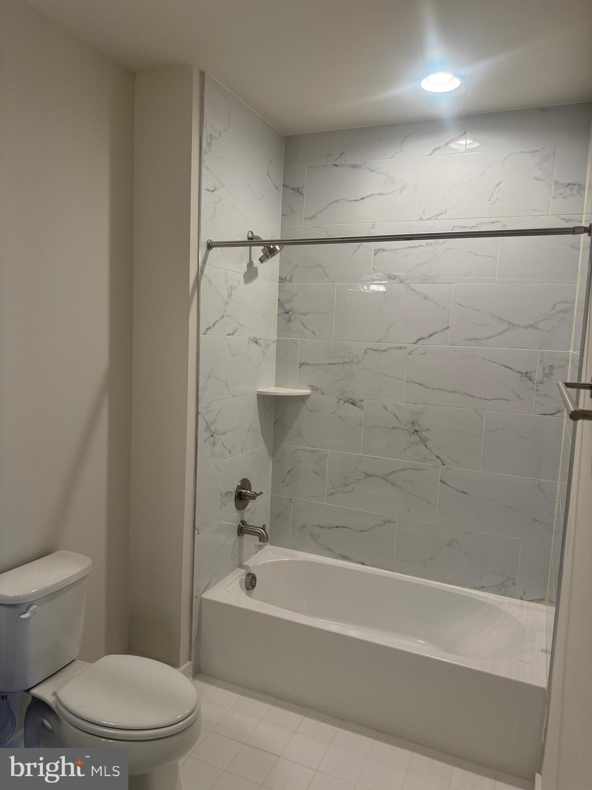 FAIRWAY ESTATES - Residential Lease