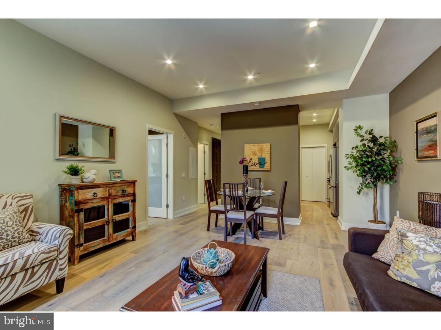 SUMMER RENT SPECIAL! *Select Two Bedrooms* - One FREE month on 13 month lease! Two FREE months on 24 month lease! Located in one of the most beautiful neighborhoods in Philadelphia, Washington Square West, The Lincoln Building boasts a blend of upscale living with modern finishes. The Lincoln shares the vision of the city that gives it life! A historical renovation immersed amongst the charm of one of the country's oldest cities, coupled with innovative development seen around the world-- all at your doorstep! Chic and modern finishes mesh with the original character of the building to provide the perfect combination of sophistication and comfort. Twelve22 Locust offers the convenience of living in one of Philadelphia's trendiest neighborhoods- from world class dining to shopping, it has it all! The Lincoln features: Hardwood floors, City views, washer and dryer in unit, brand new stainless steel appliances, communal roof deck! The Lincoln has an amazing location in easy walking distance of multiple modes of public transportation and tons of shops and restaurants.