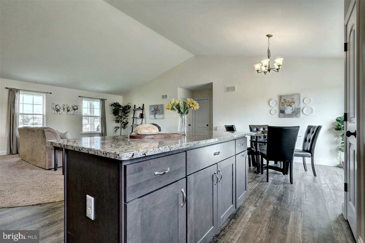 SHERWOOD FOREST - Residential