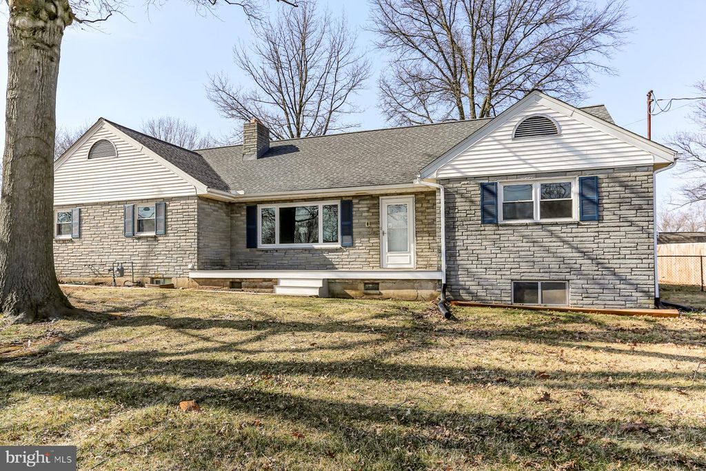 Photo of 239 Stonemill Drive, ELIZABETHTOWN, PA 17022 (MLS # PALA2065778)