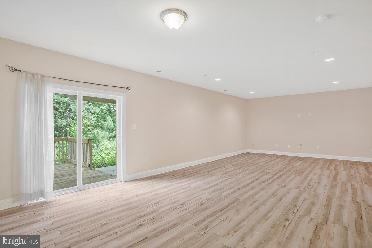 BROAD CREEK - Residential