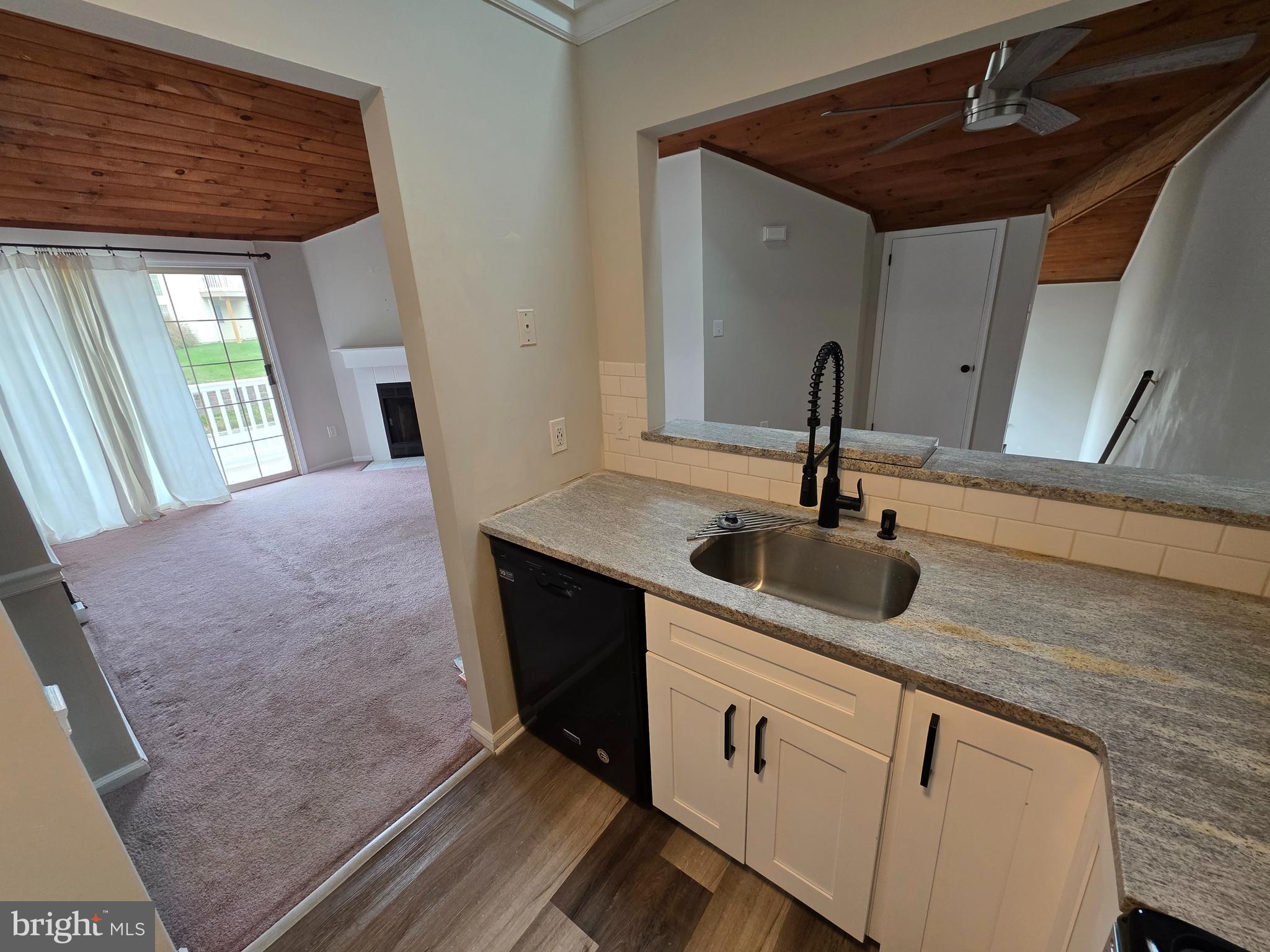 SAW MILL VALLEY - Residential Lease