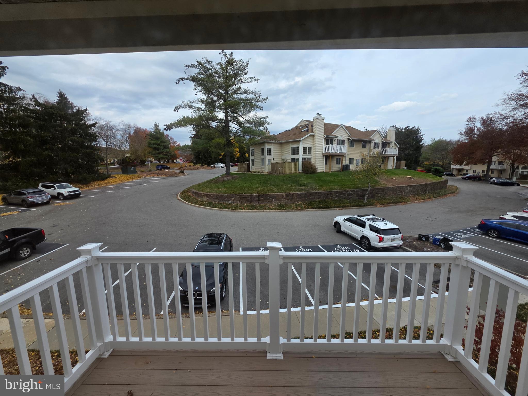 SAW MILL VALLEY - Residential Lease