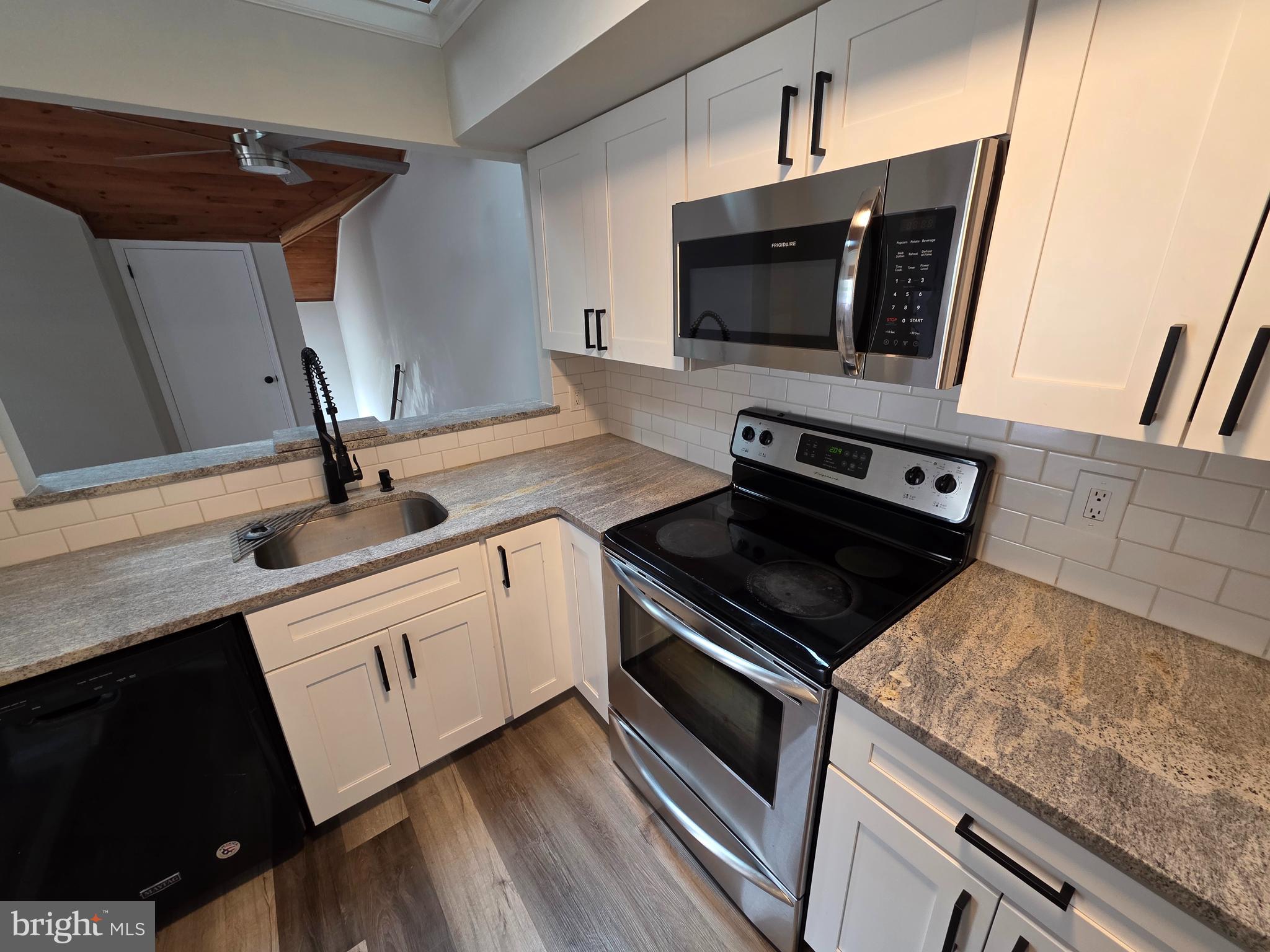 SAW MILL VALLEY - Residential Lease