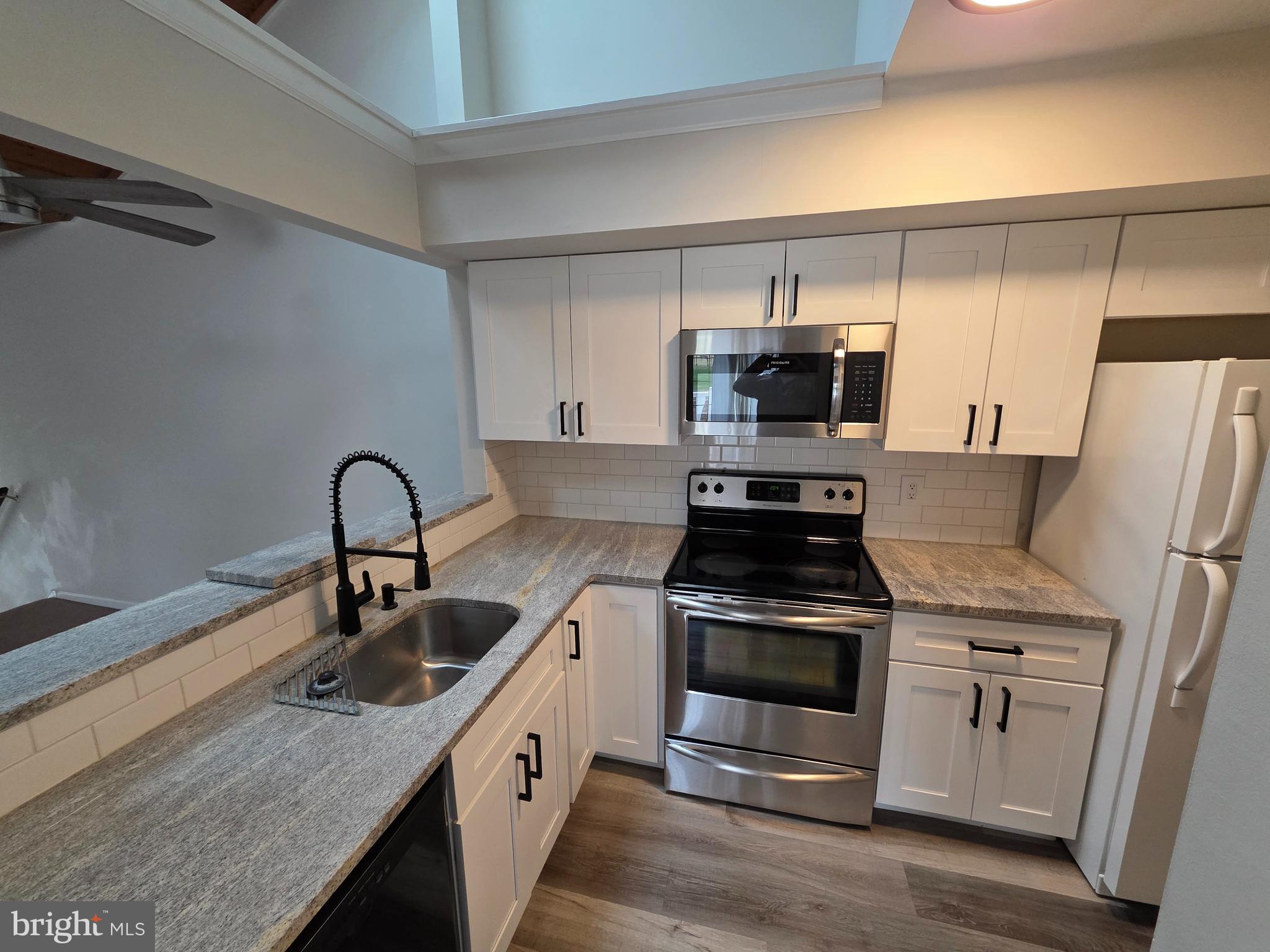 SAW MILL VALLEY - Residential Lease