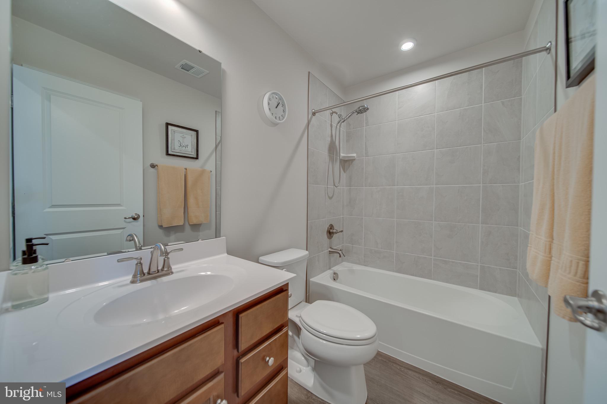 CARDINAL POINTE - Residential